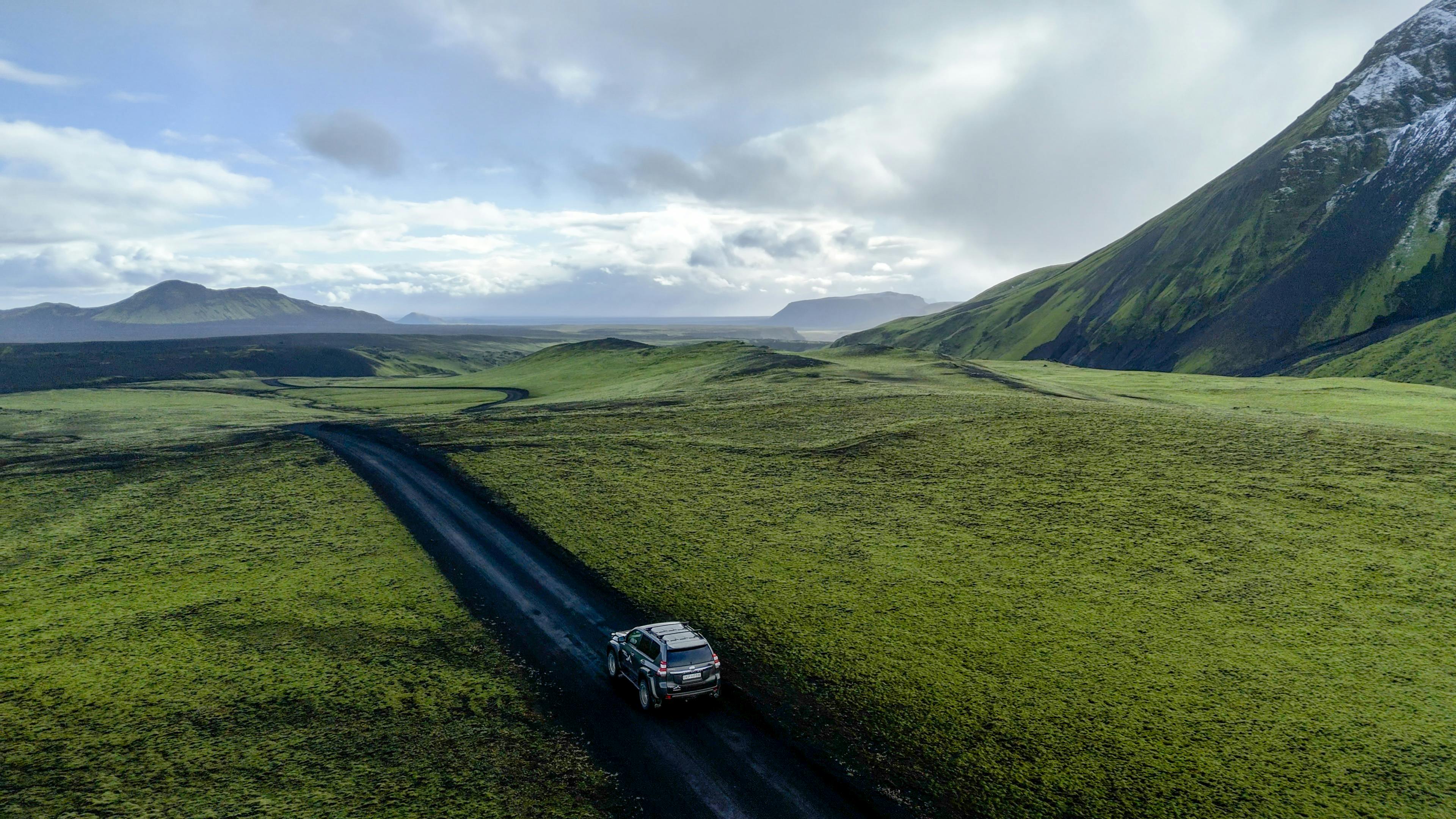 Toyota recalls 550,000 Highlander SUVs because seat backs may fail to lock — Photo by Veronika Benz on Pexels