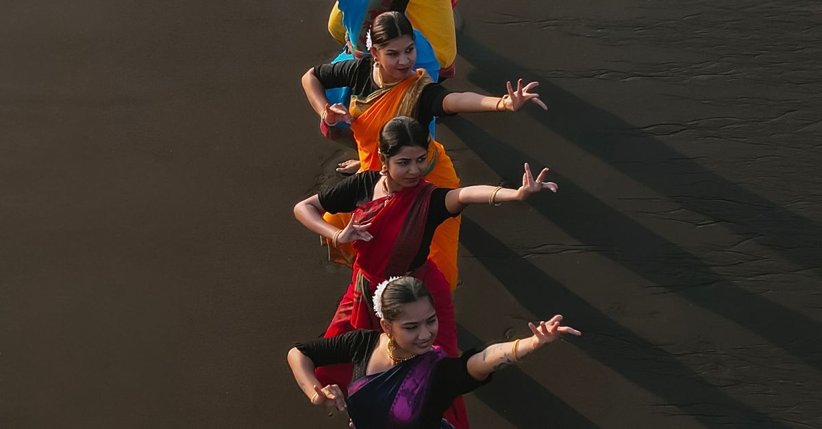 Reconstrucción de patrones coreográficos en tumbas de Tebas y Menfis Reconstrucción de patrones coreográficos en tumbas de Tebas y Menfis
