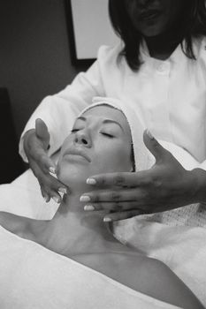 Tratamientos estéticos innovadores para rostro y cuerpo