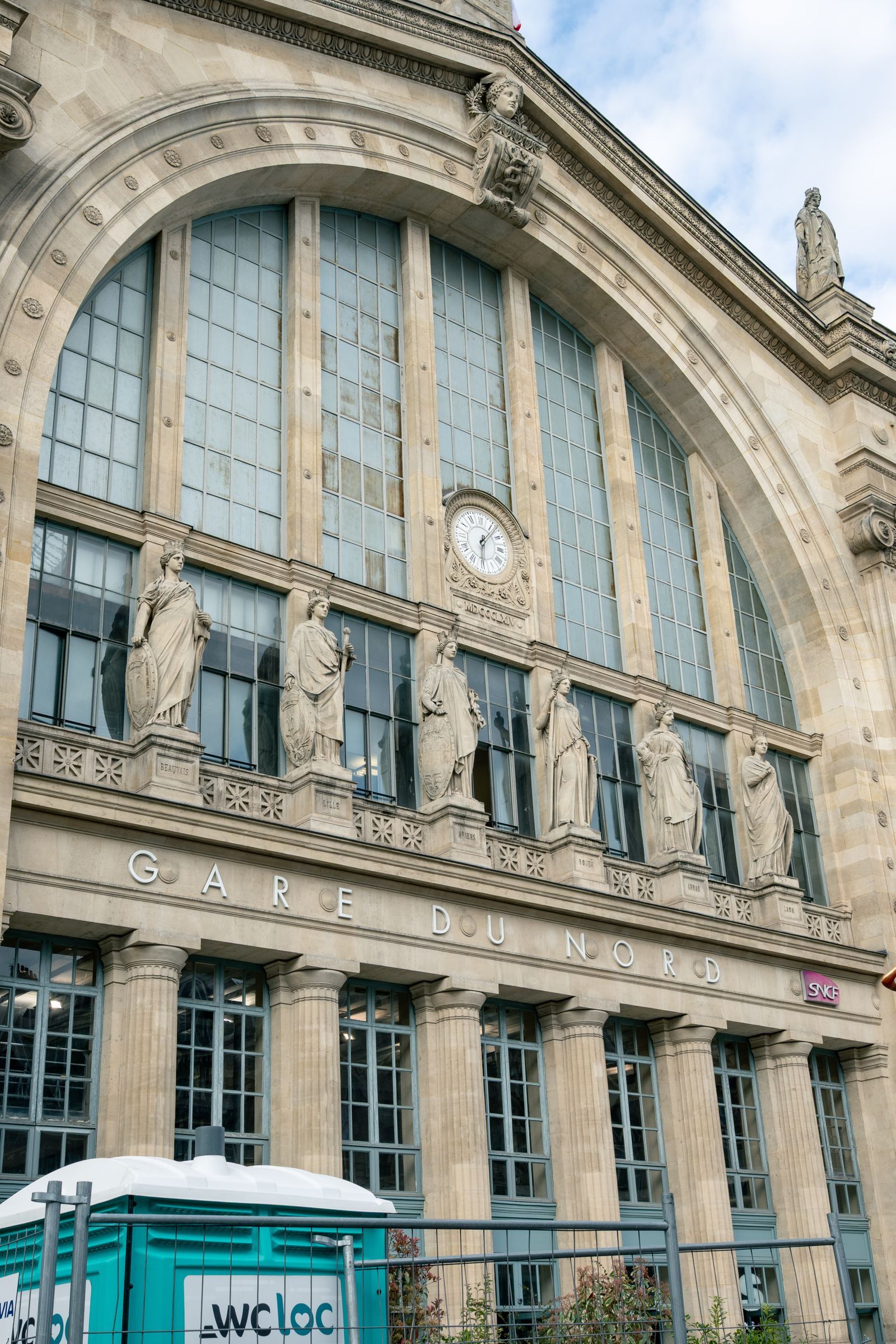 Cazare în Paris: fațada gării Gare du Nord