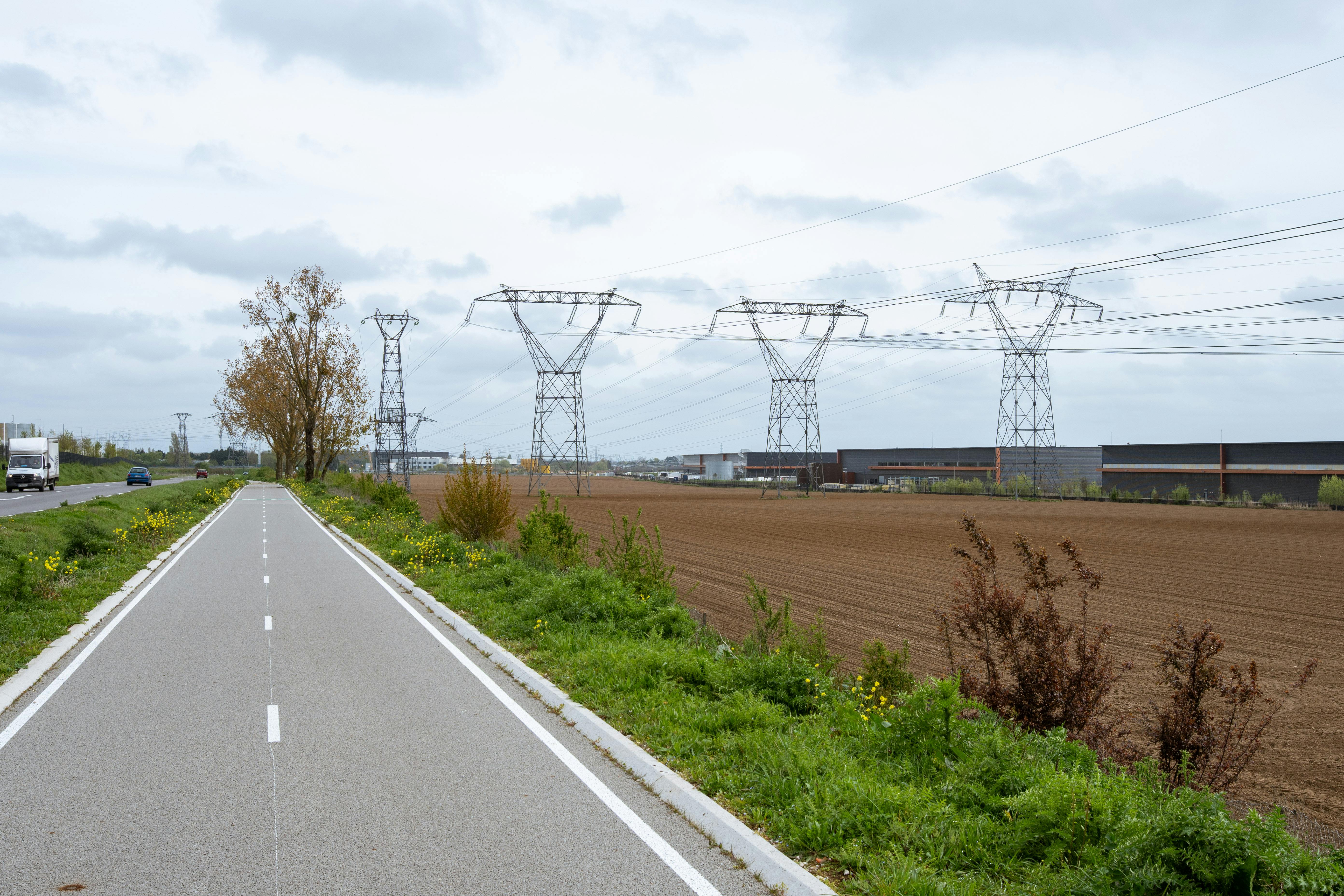 Fleet facility opens up more lanes for retail, commercial customers — Photo by Bingqian Li on Pexels