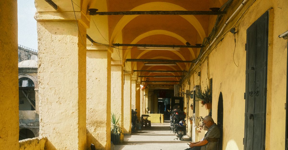 Γιατί βουίζουν δυνατά τα αυτιά μου σε ένα εντελώς ήσυχο δωμάτιο;