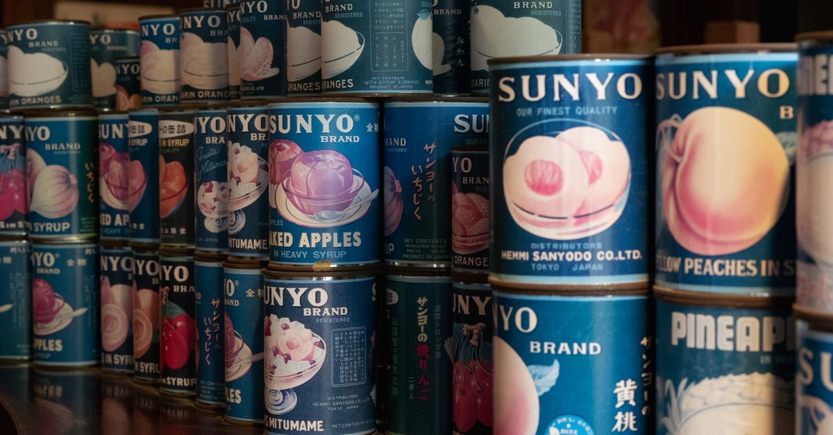 Sunyo Vintage Sunyo Canned Fruits Display in Tokyo · Free Stock Photo