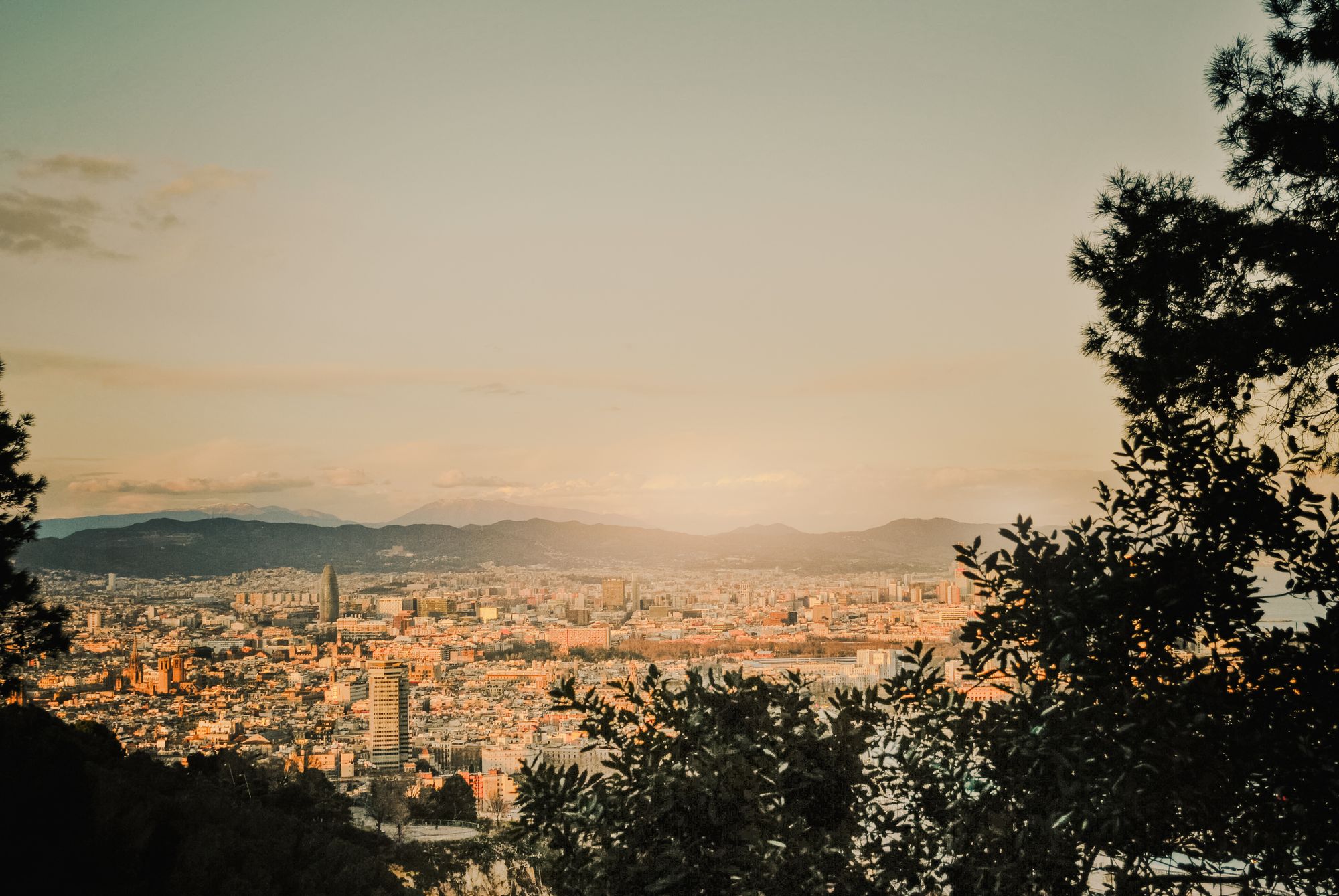 Barcelone au coucher du soleil, destination événementielle en Espagne
