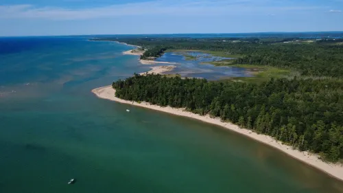 Google Renames Lake Ontario 'Lake America' for US Users