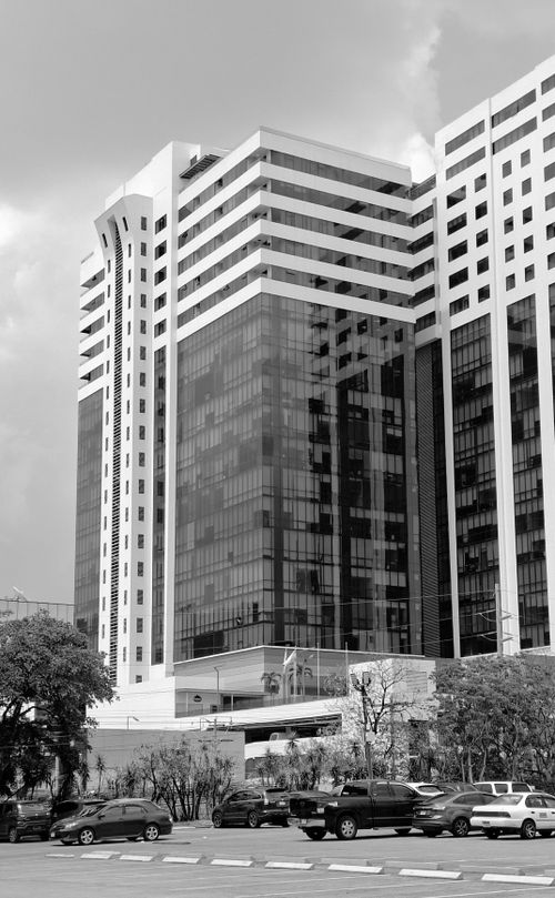 Free Black and white photo of a modern high-rise building in Tegucigalpa, Honduras. Stock Photo