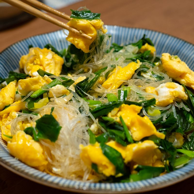 Bean Sprout and Egg Stir-Fry with Sesame Oil
