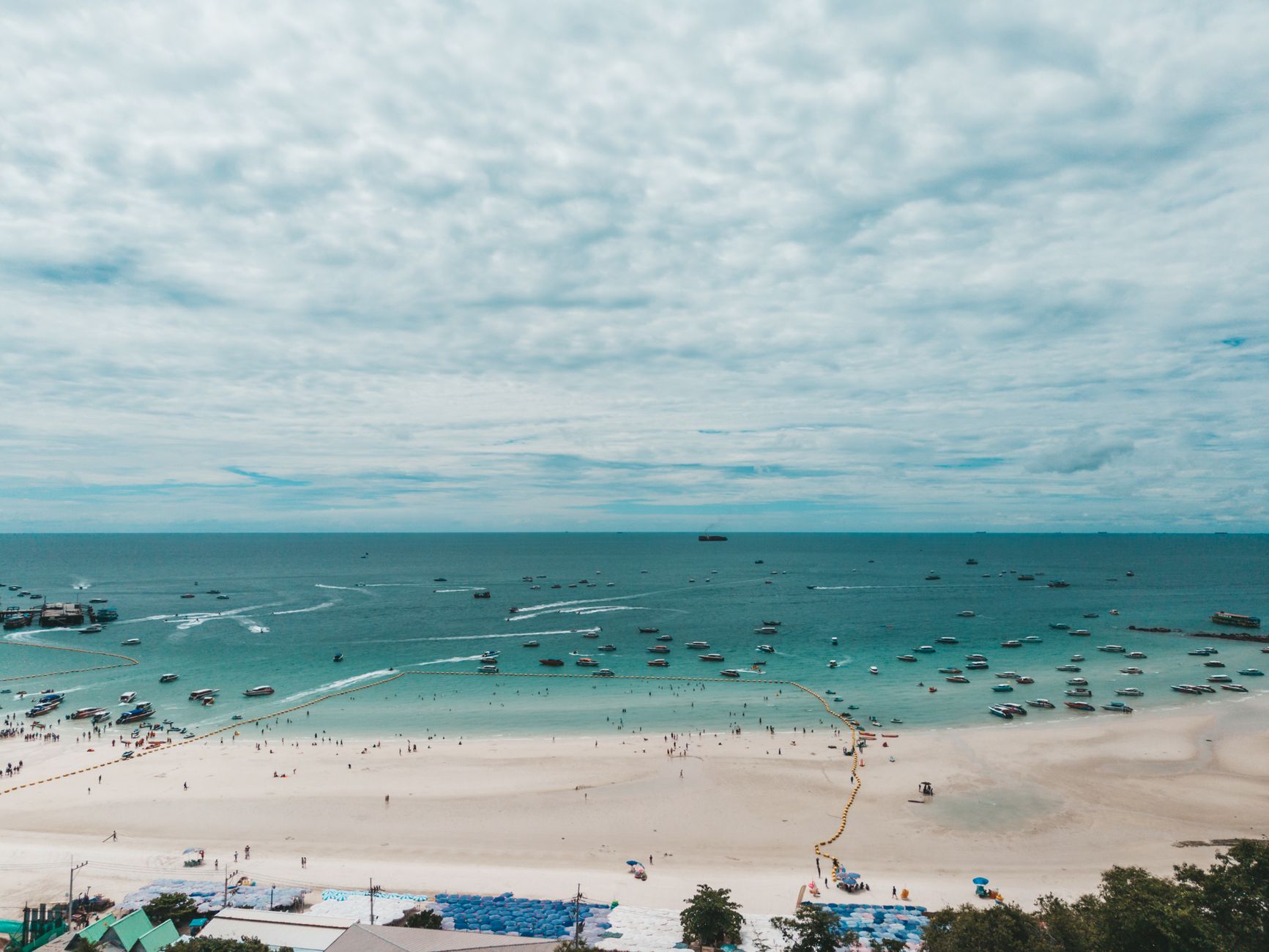 Tayland'ın Pattaya kentinde plaj ve turistik bölge