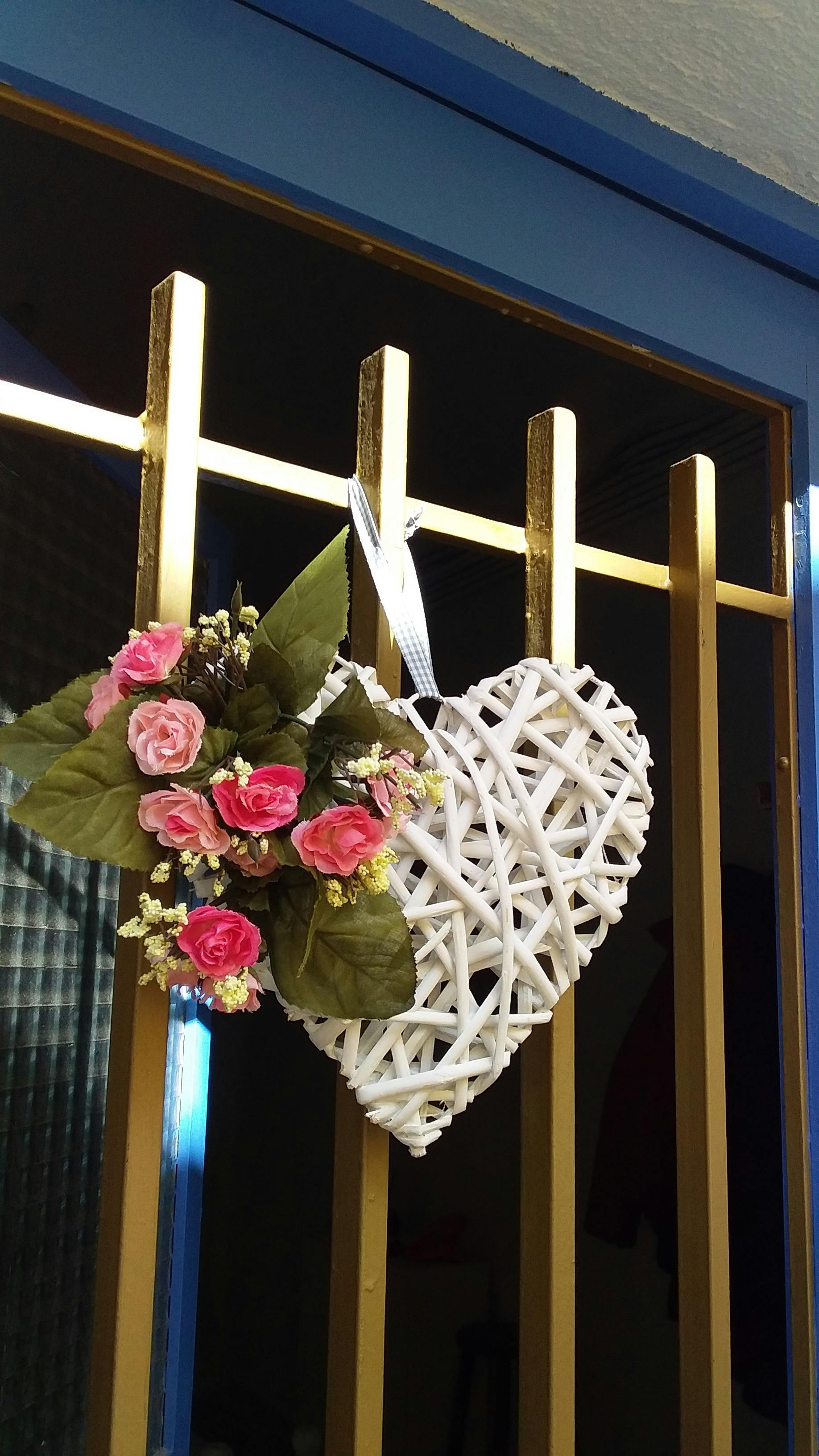 Running groups in Madrid training together in a park