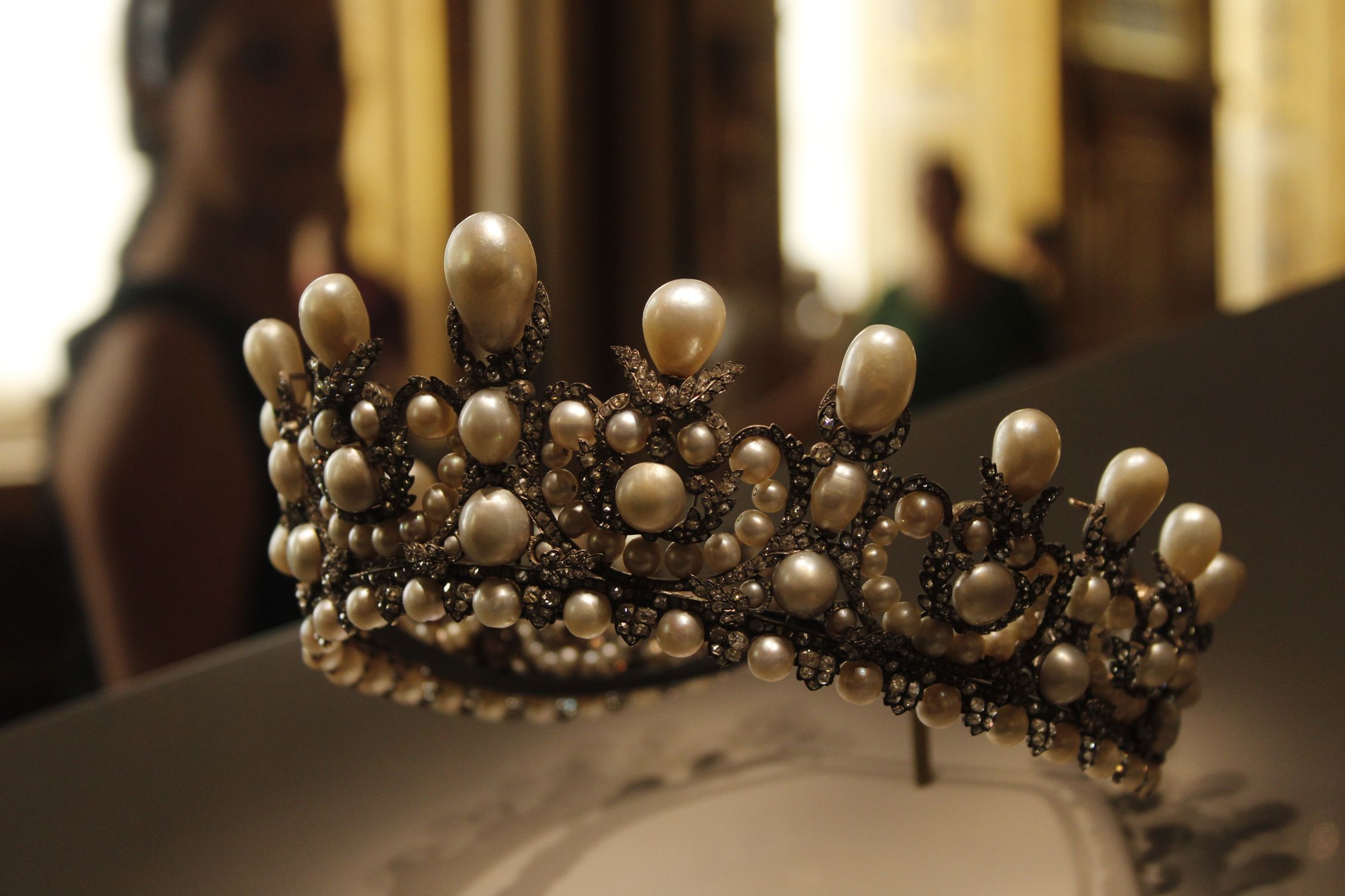 Tiara Display Elegant Pearl Tiara Display in Paris Museum · Free Stock Photo
