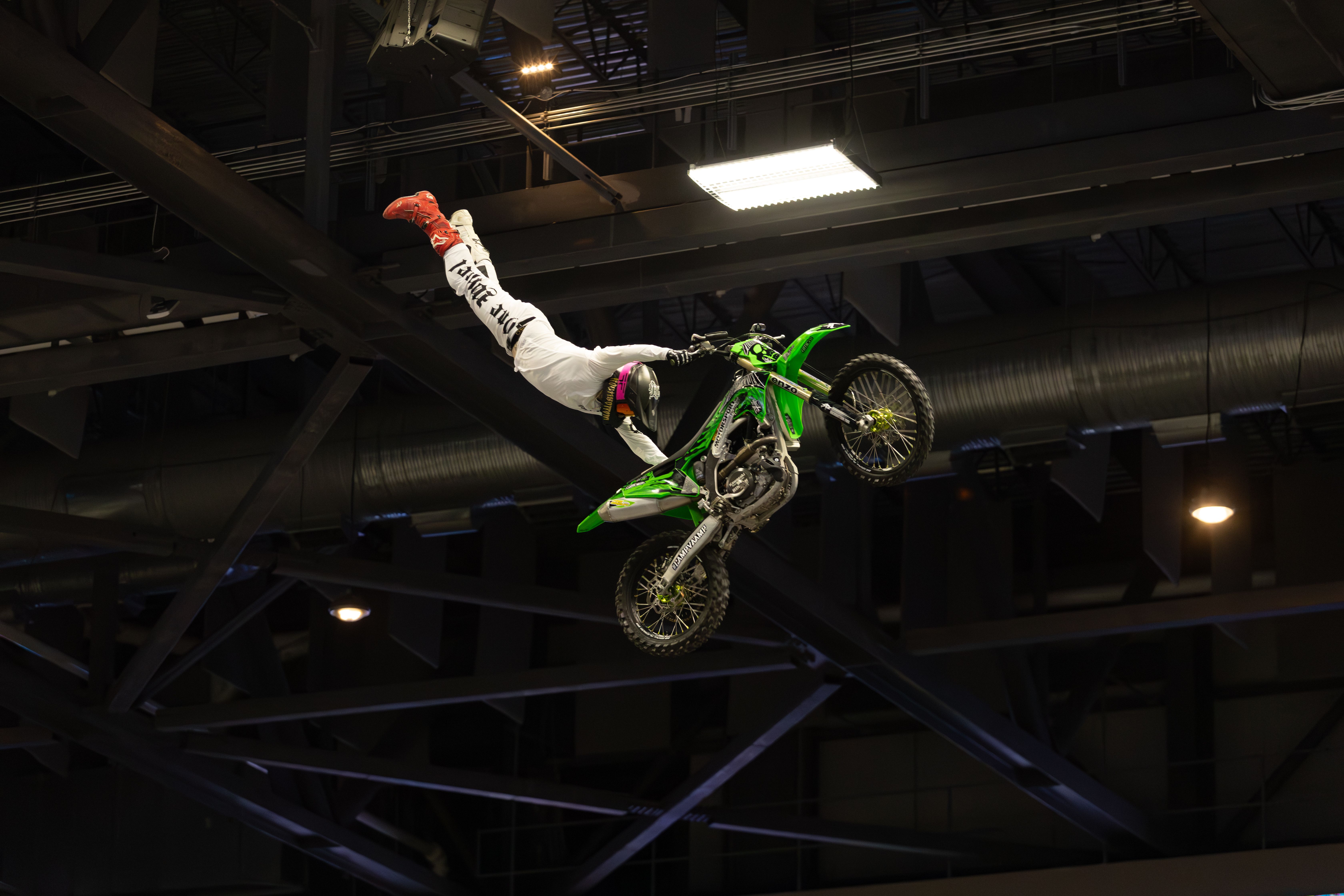 Yahoo Sports Adds Jarrod Schwarz As General Manager — Photo by Jonathan Cooper on Pexels