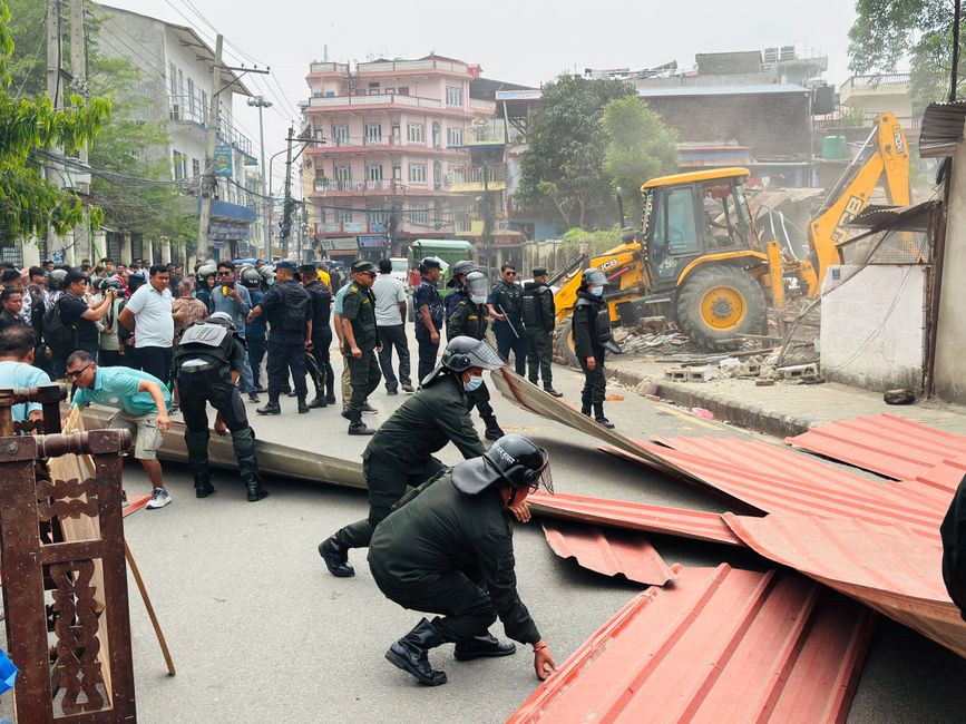 Three people killed, 18 missing in building collapse in Philippines — GMA News