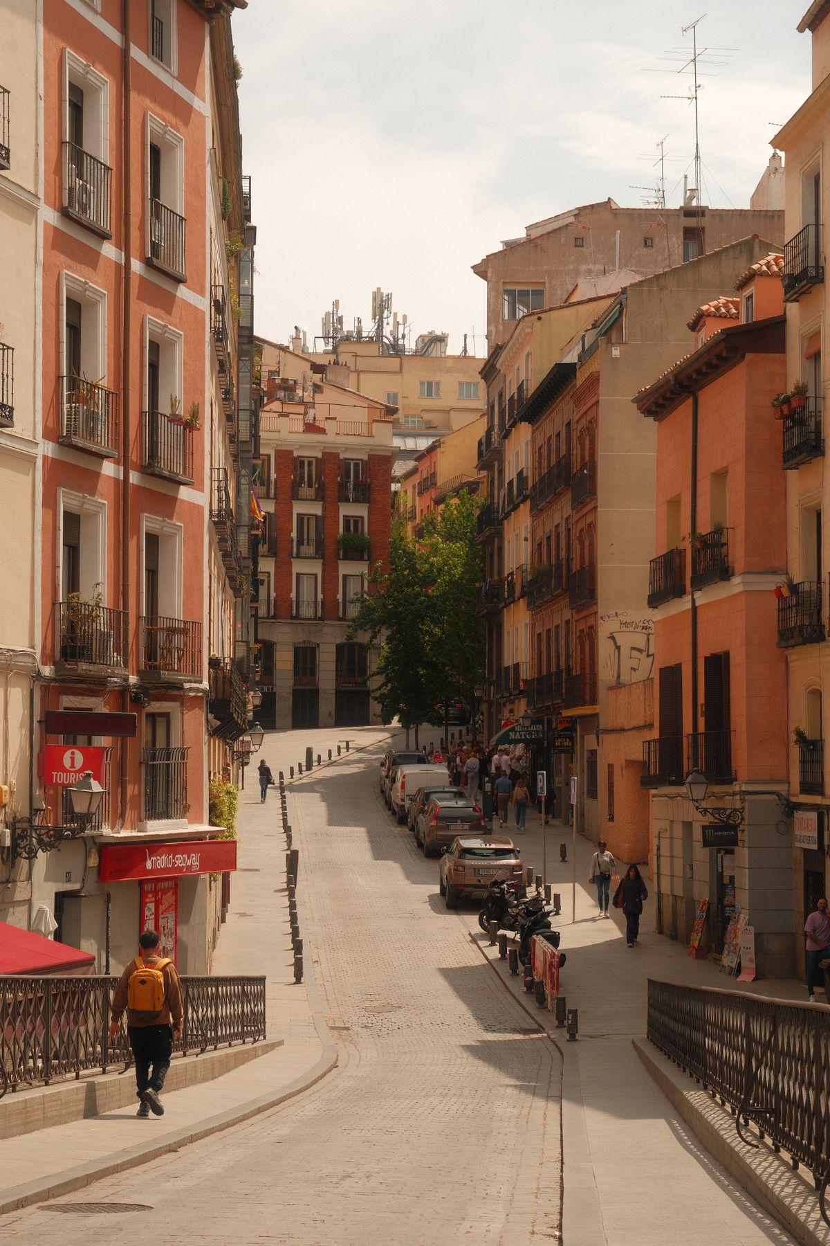 Best Coffee Shops in Madrid by Neighbourhood (For Remote Workers Too)