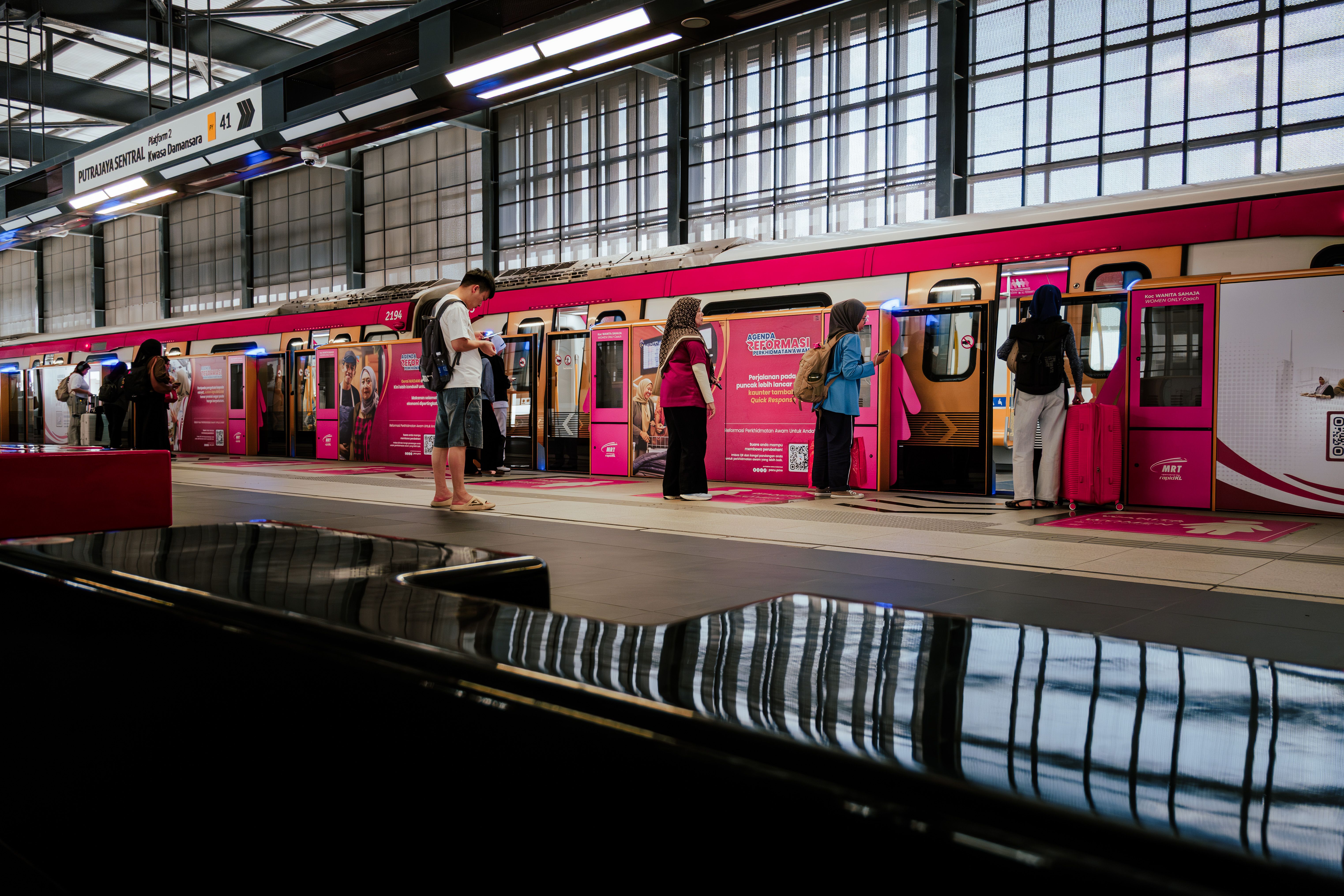 Gratuit Photos gratuites de asie, attendre, centre de voyage Photos