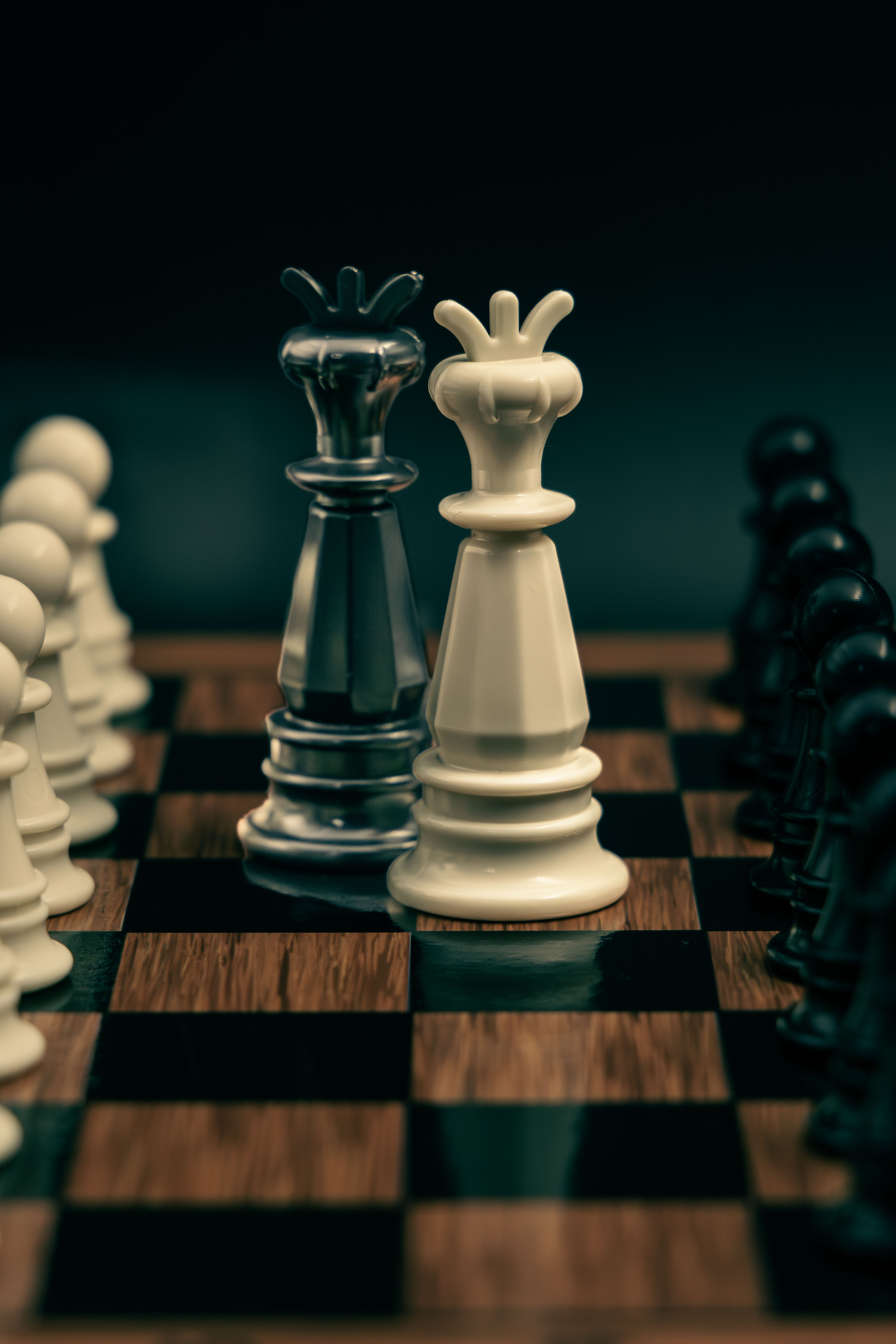Using Agents for Competitive Intelligence: Monitoring, Analysis, and Reporting