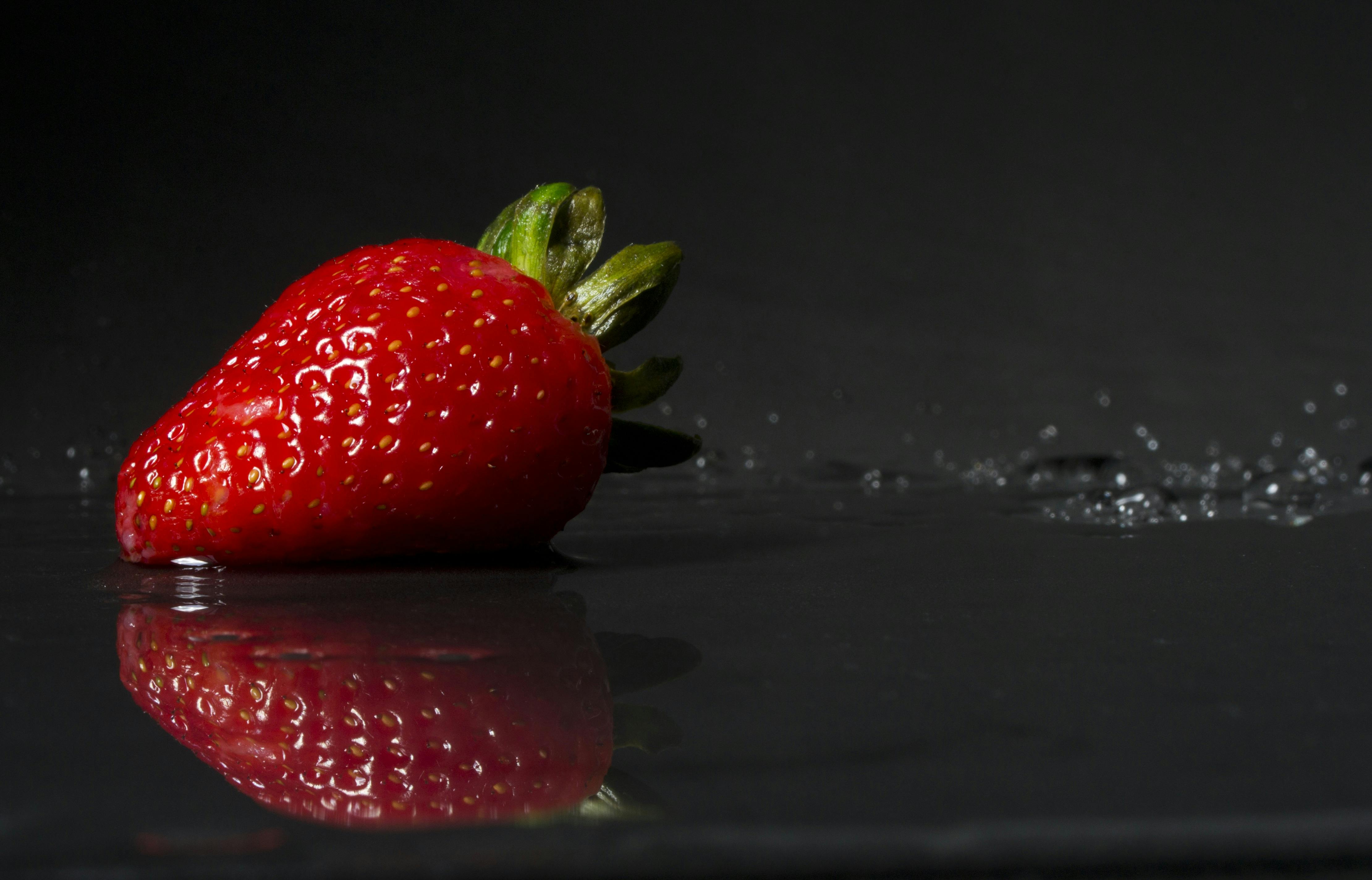 250+ Beautiful Strawberry Photos · Pexels · Free Stock Photos