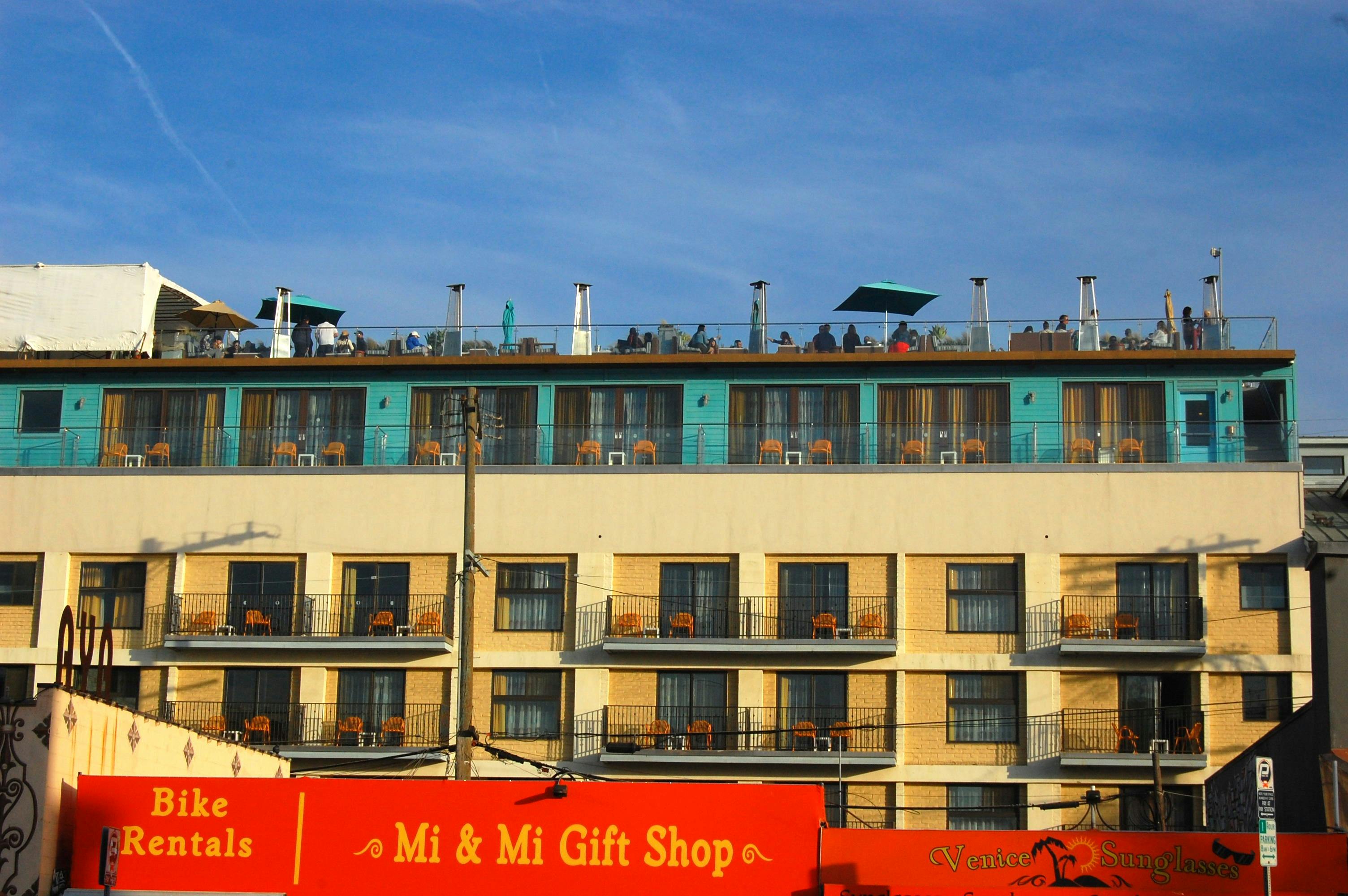general lifestyle shop los angeles — Photo by Rick Rio on Pexels