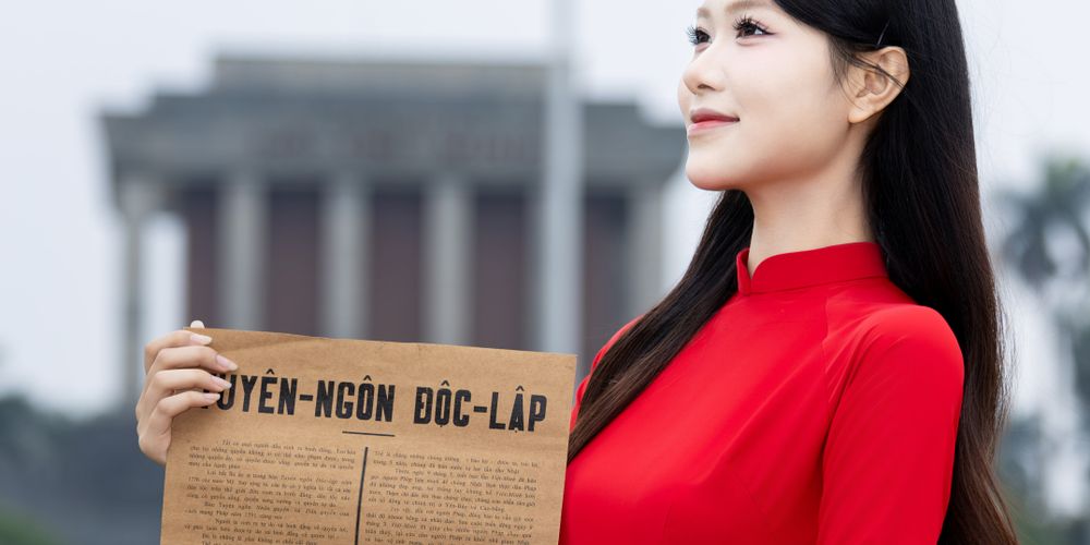 Công lao to lớn đầu tiên của Đinh Bộ Lĩnh đối với dân tộc Việt Nam là gì? Công lao to lớn đầu tiên của Đinh Bộ Lĩnh đối với dân tộc Việt Nam là gì?