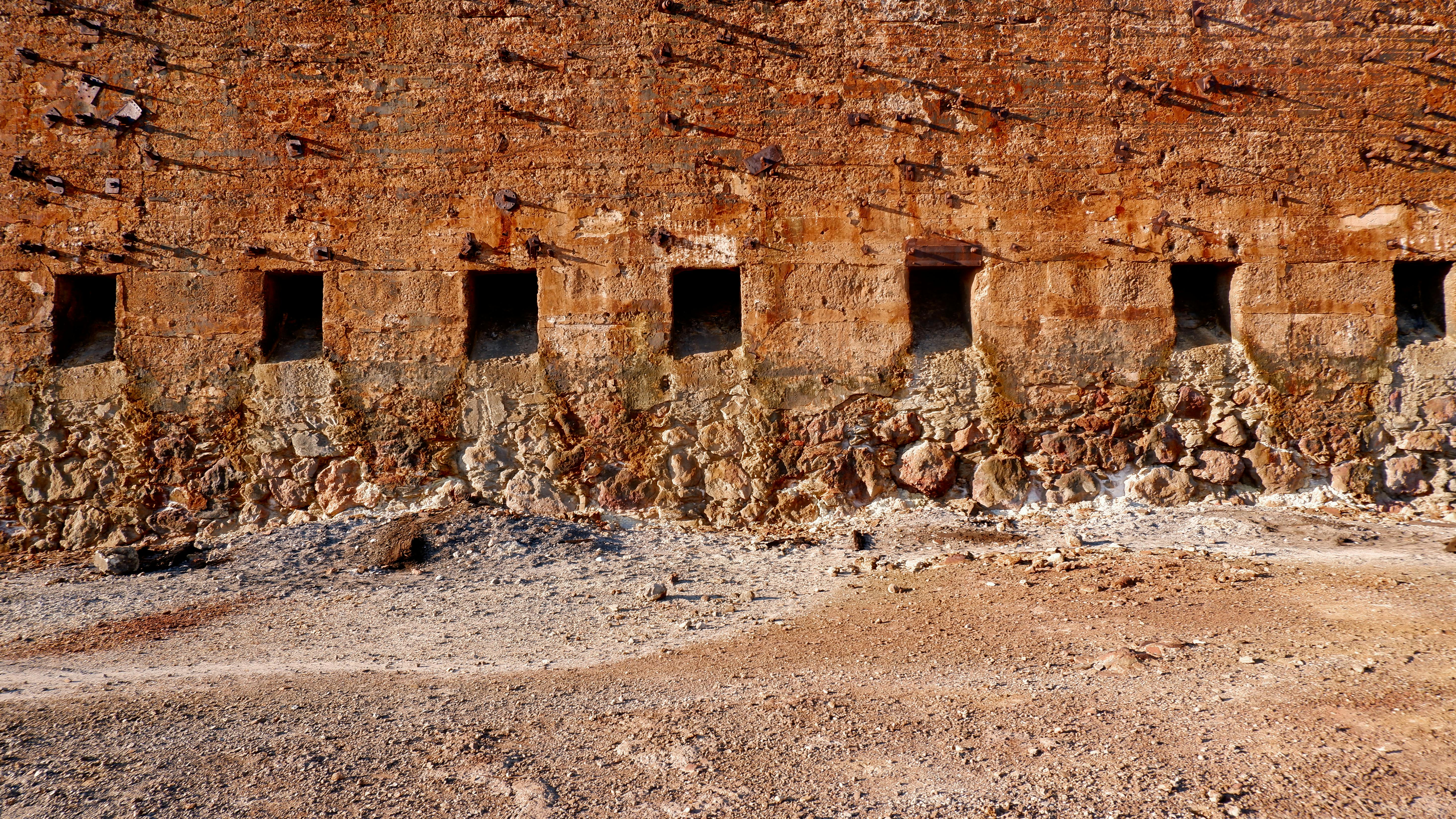 Shandong Gold Mining Co., Ltd. 2025 Annual Report: Corporate Governance, ESG, Financial Performance, and Innovation Highlight