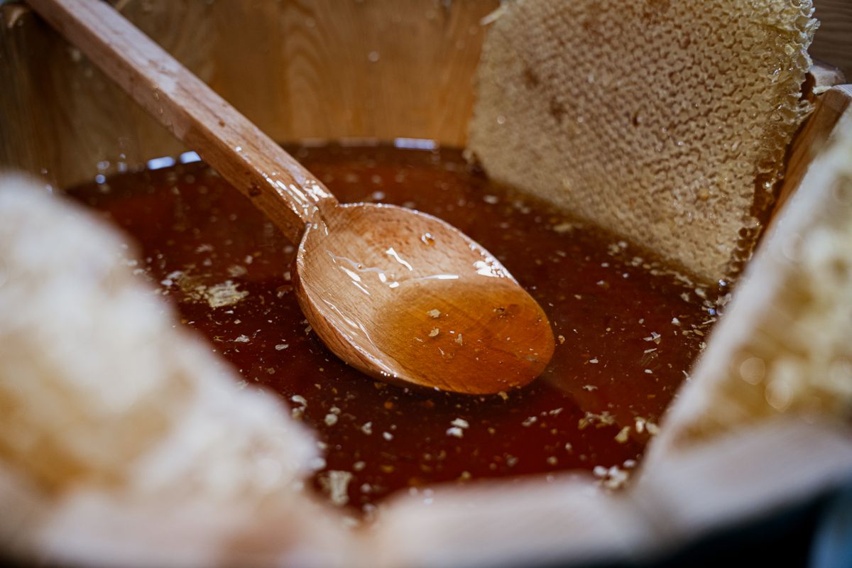 beeswax honey local