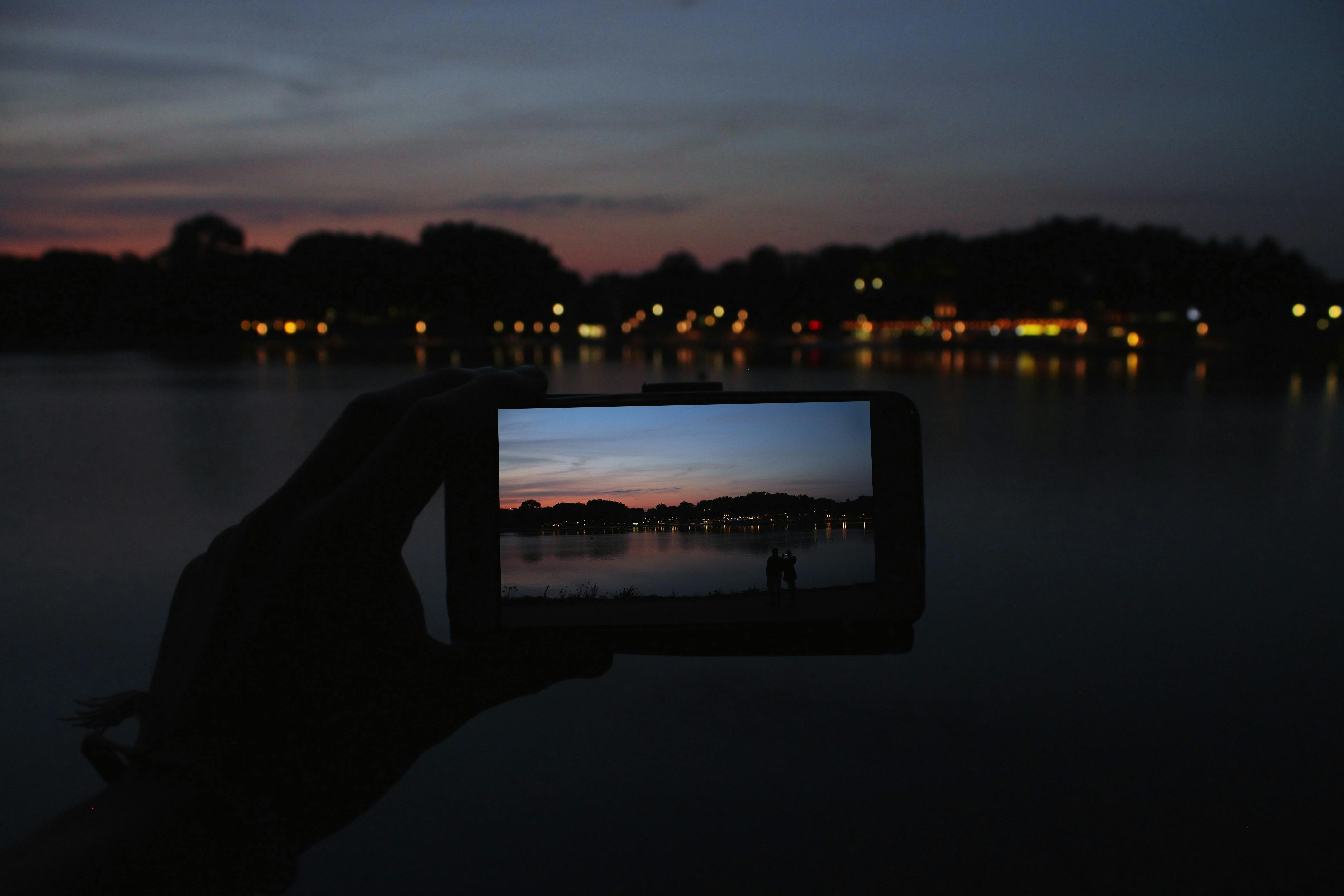 ¿Cómo tomar fotos del cielo nocturno con celular?
