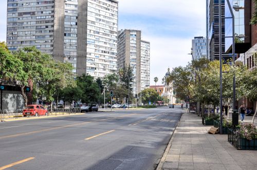 Free Urban street scene in Santiago, showcasing city life and architecture. Stock Photo