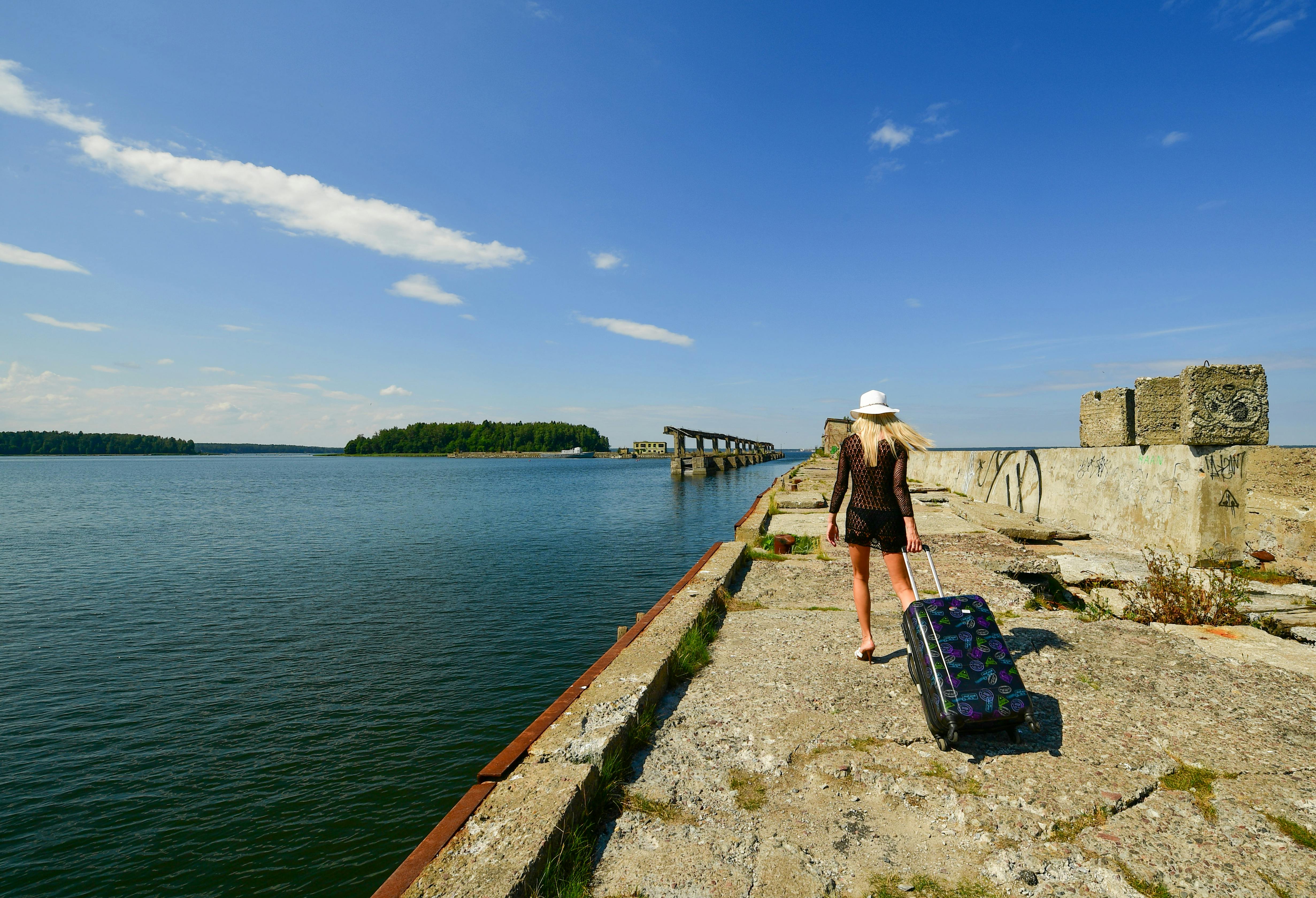 general travel safety tips — Photo by Margo Evardson on Pexels