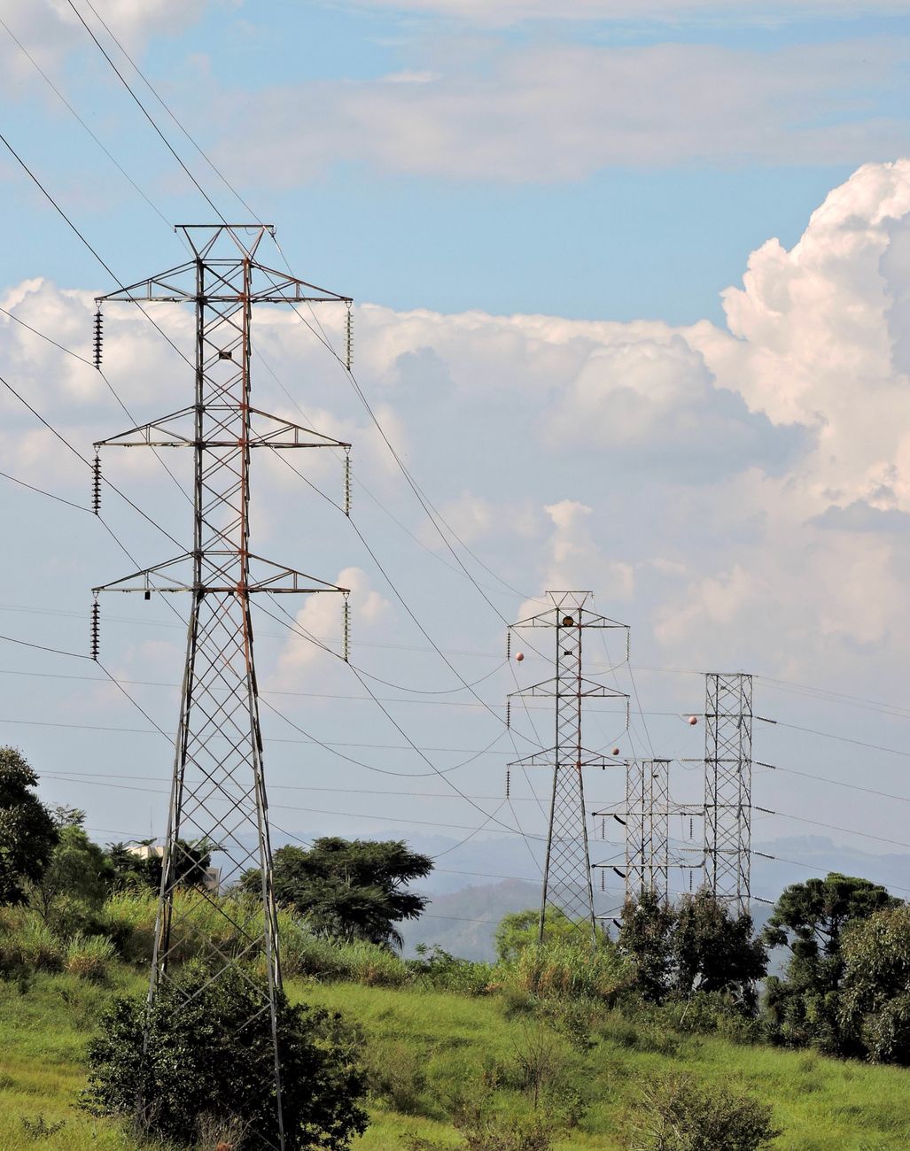 Nigeria Discos Revenue Soars N610B Amid Power Slump
