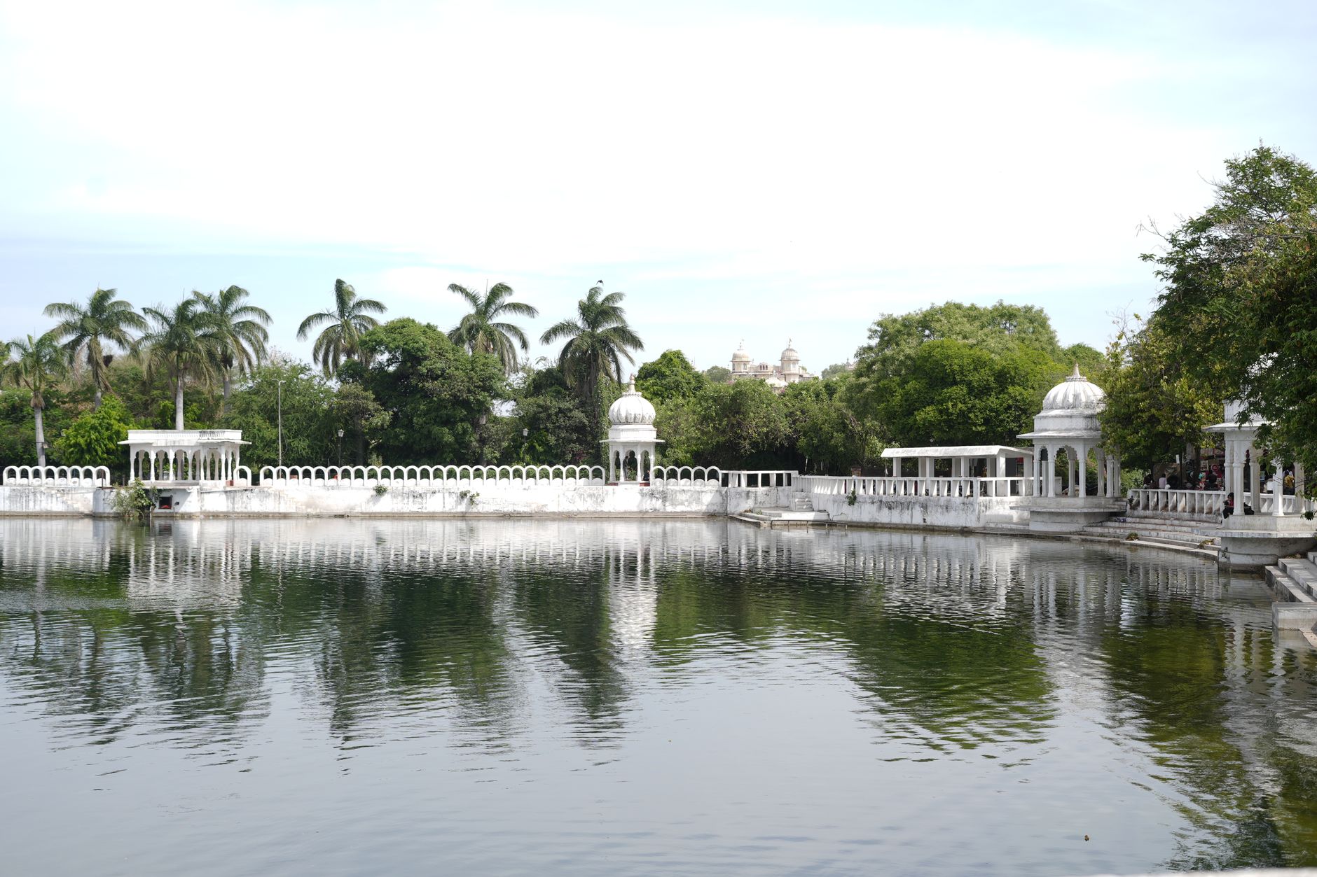 Explore the tranquil beauty of Saheliyon Ki Bari in Udaipur with its stunning lakeside and lush greenery.