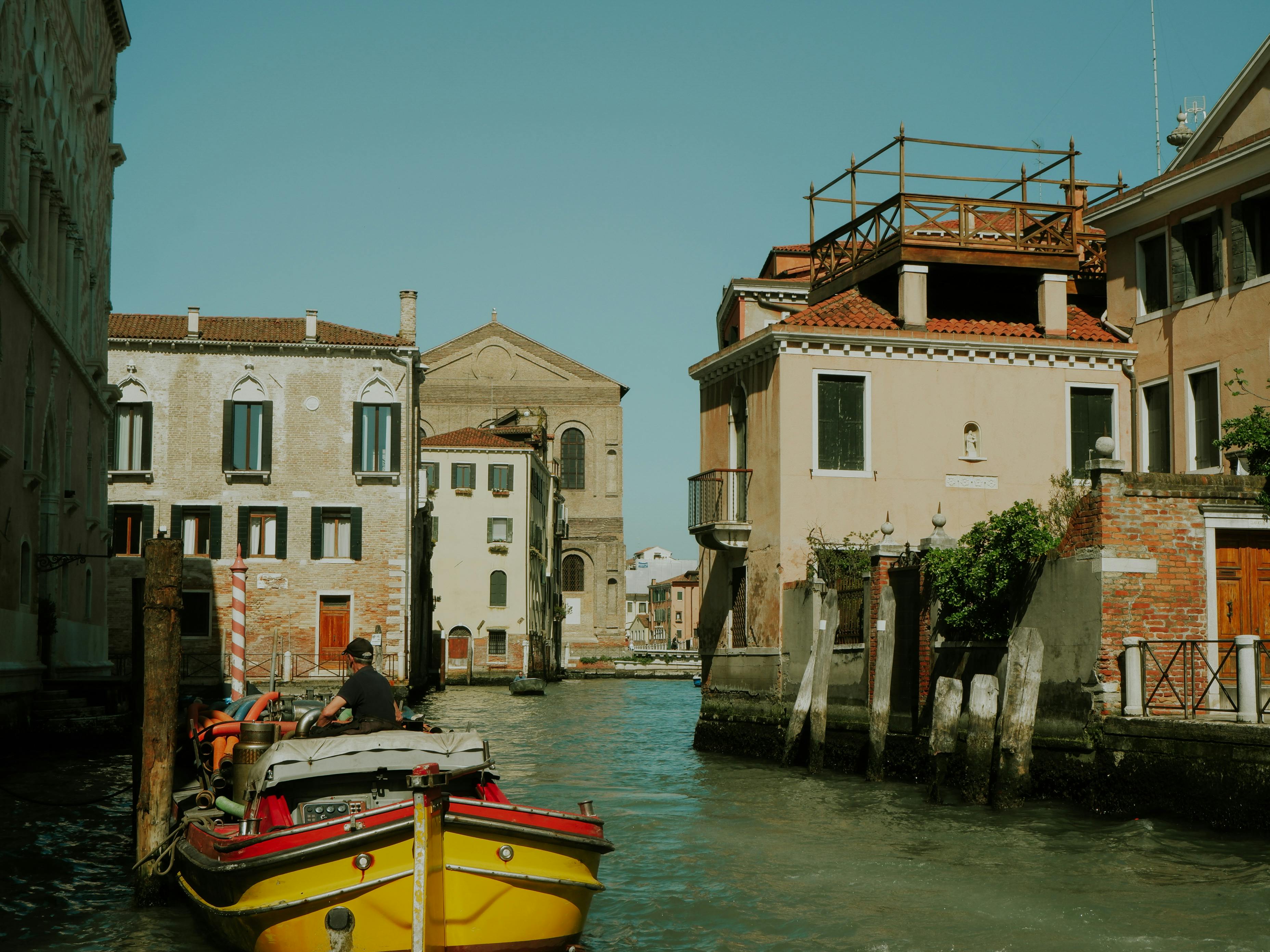 Free boat rides, health camps mark Women’s Day fete — Photo by Ahu Çiçek on Pexels