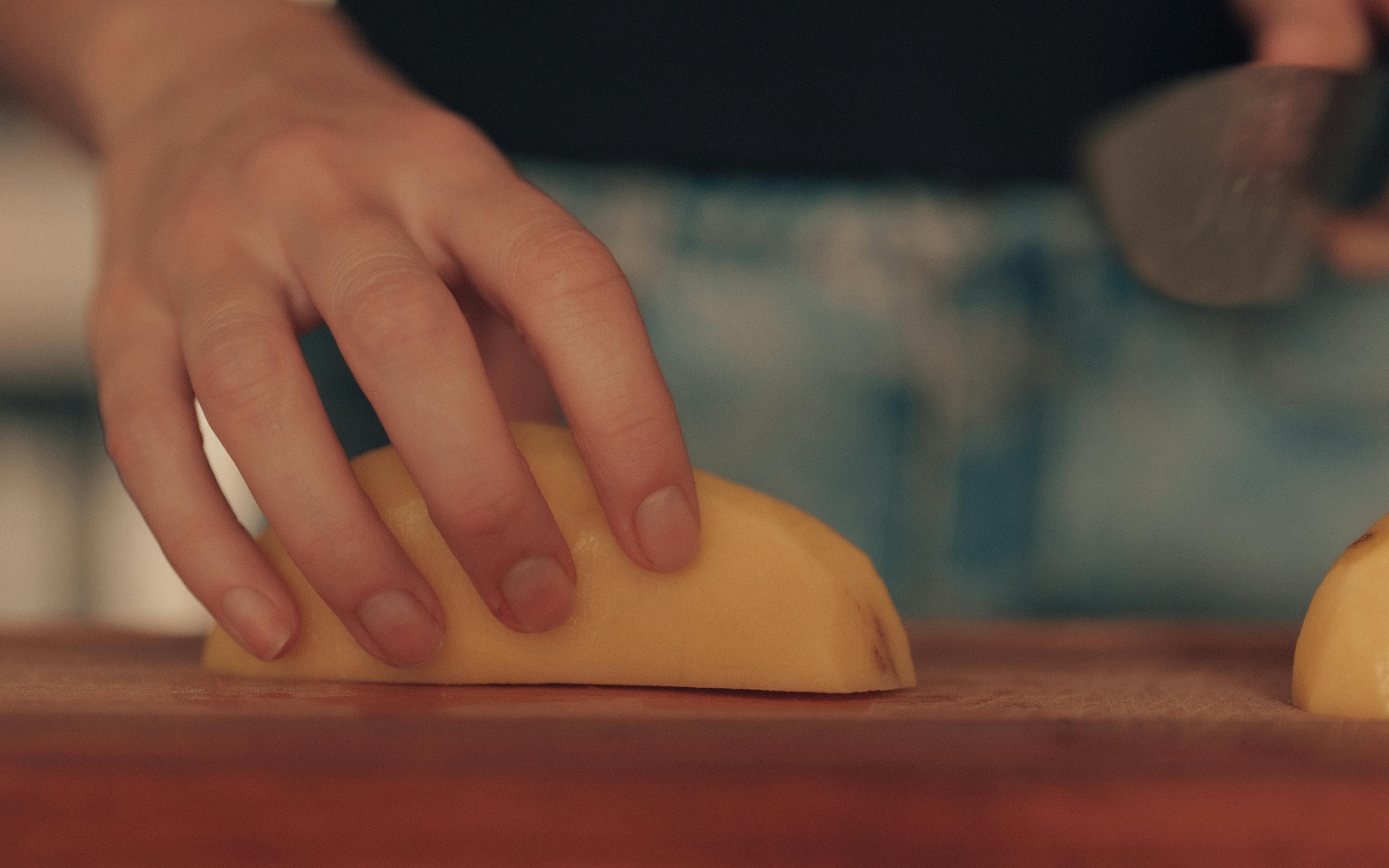 For Neurodivergent Cooks, Kitchen Hacks Are Lifelines — Photo by Guillermo Berlin on Pexels