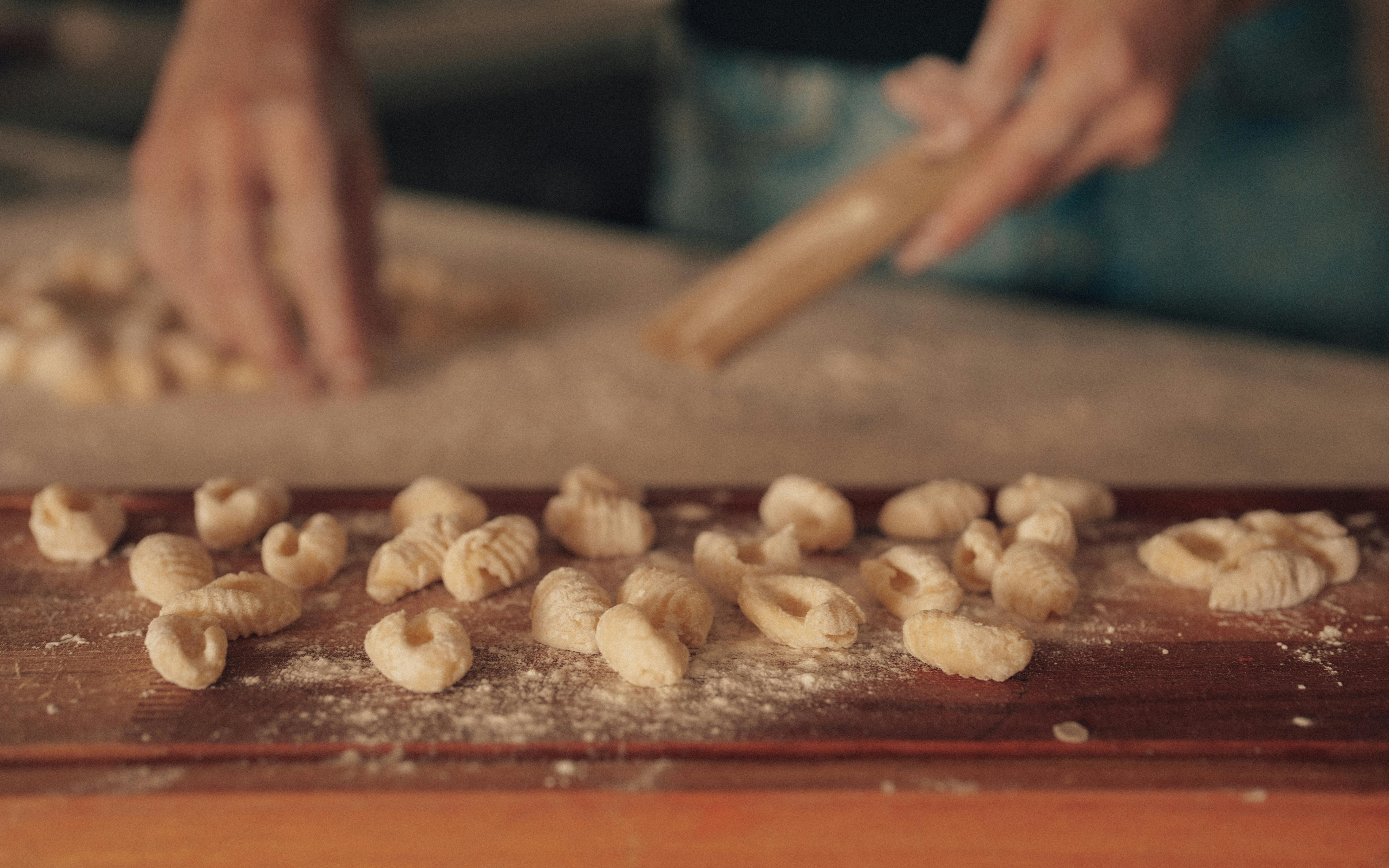 home cooking budget-friendly recipes — Photo by Guillermo Berlin on Pexels