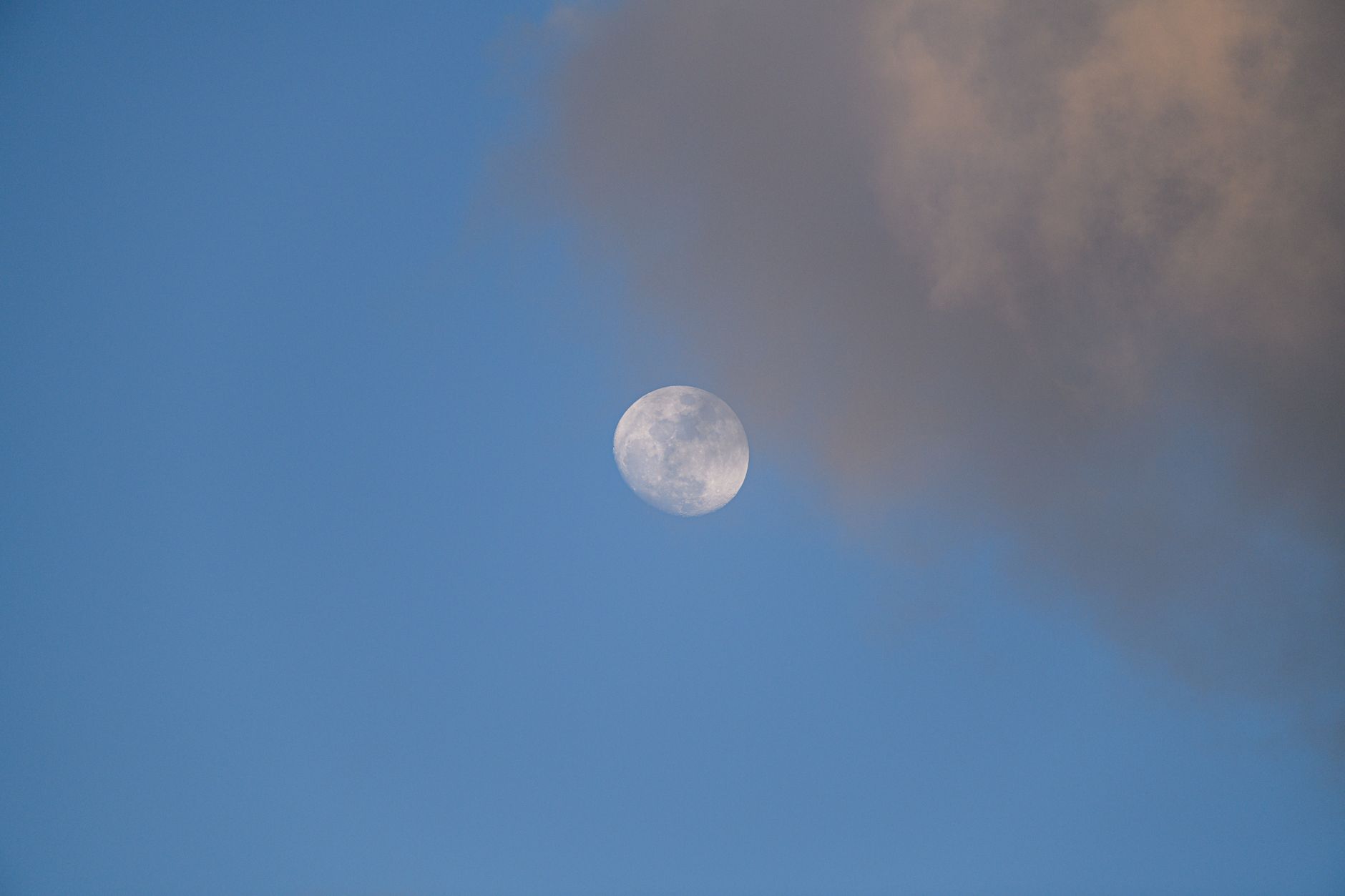 Wunderschöner Himmel & Wolke – Weltraum Hintergrundbild
