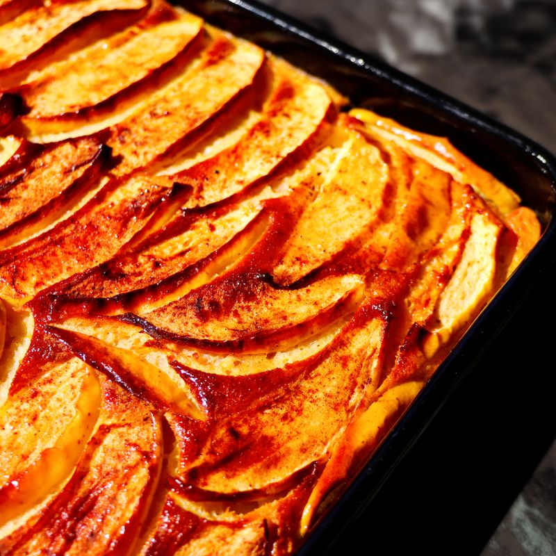 Baked Oatmeal with Apples and Cinnamon