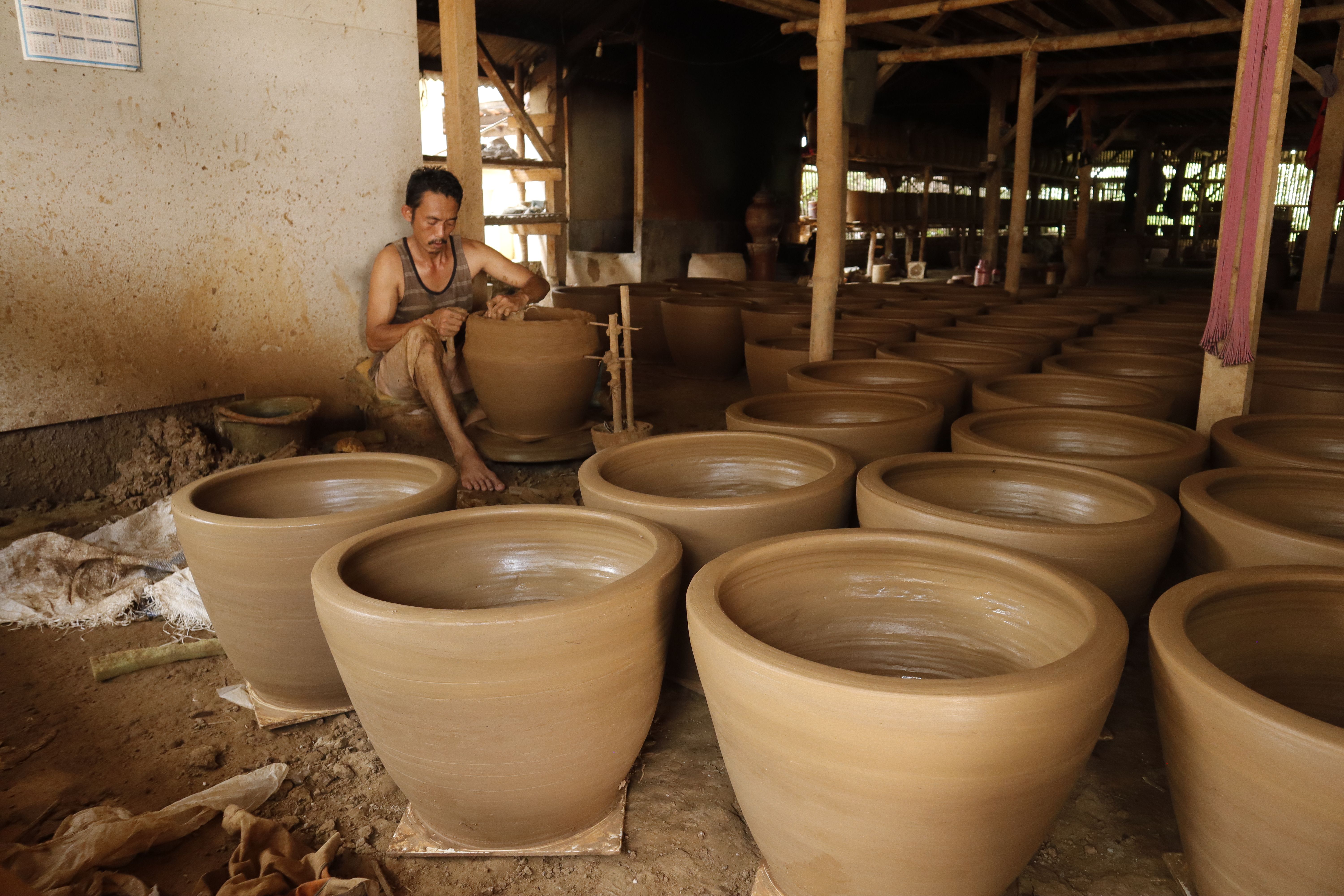 Eksplorasi Sentra Gerabah Kasongan: Seni Tradisional yang Tetap Berkembang