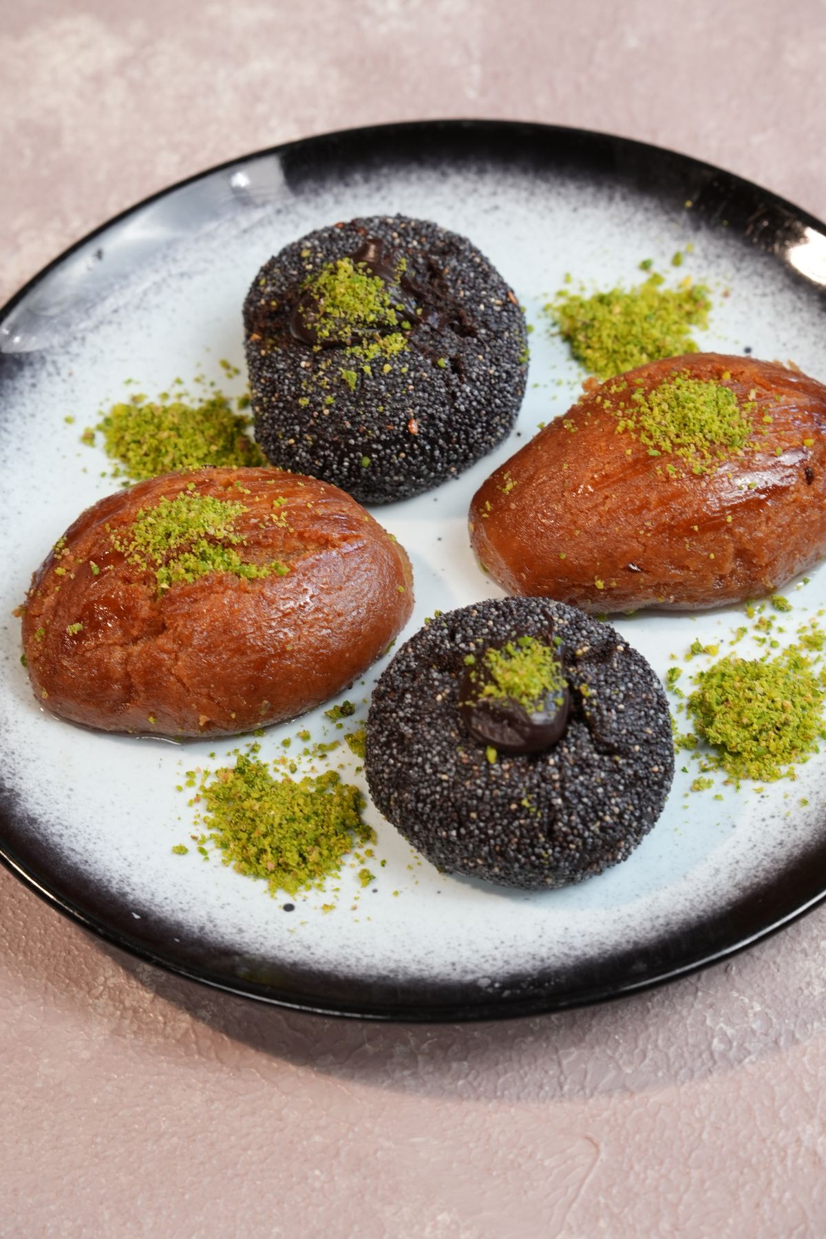 Şerbetli kalbur hurması tatlısı