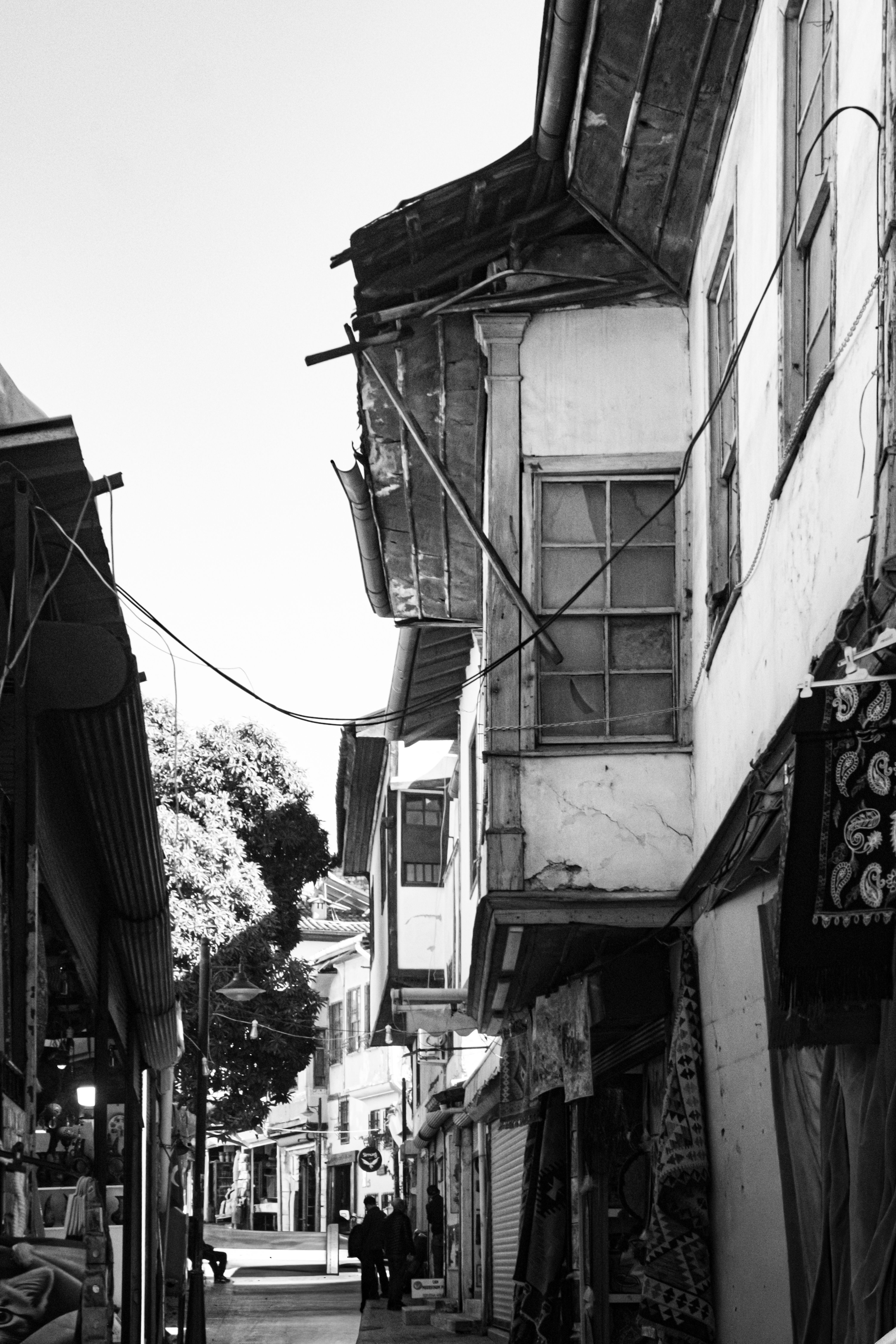 Historic Old Town Street Scene in Black and White · Free Stock Photo