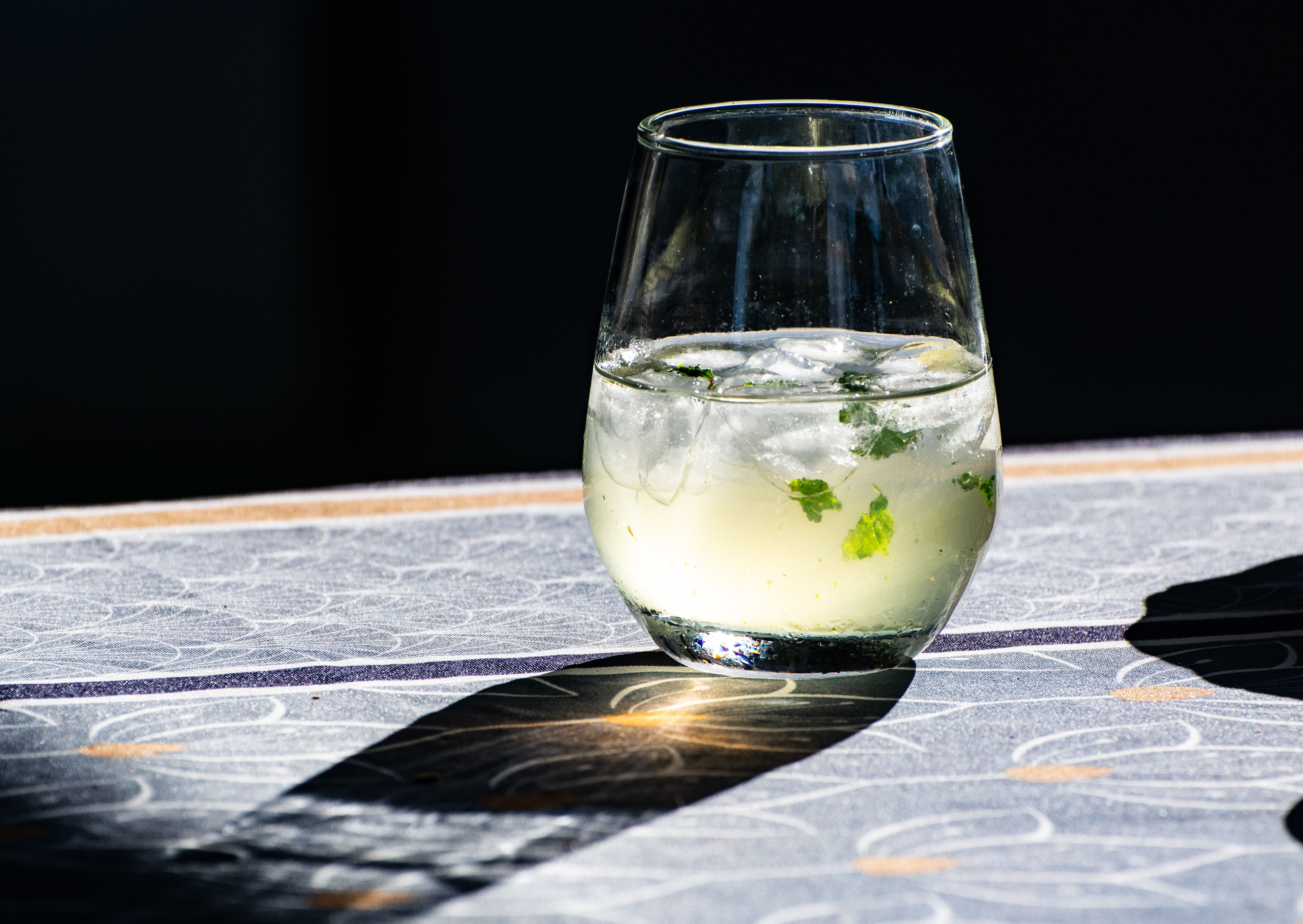 Limonada com eletrólito para refrigerante probiótico: a nova geração de 'bebidas funcionais' está à altura do hype?