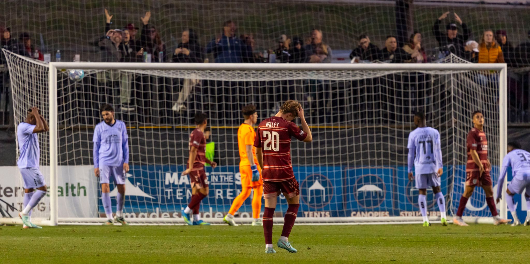 Van Dijk baalt van Oranje-uitglijder en reageert op ontslag Slot