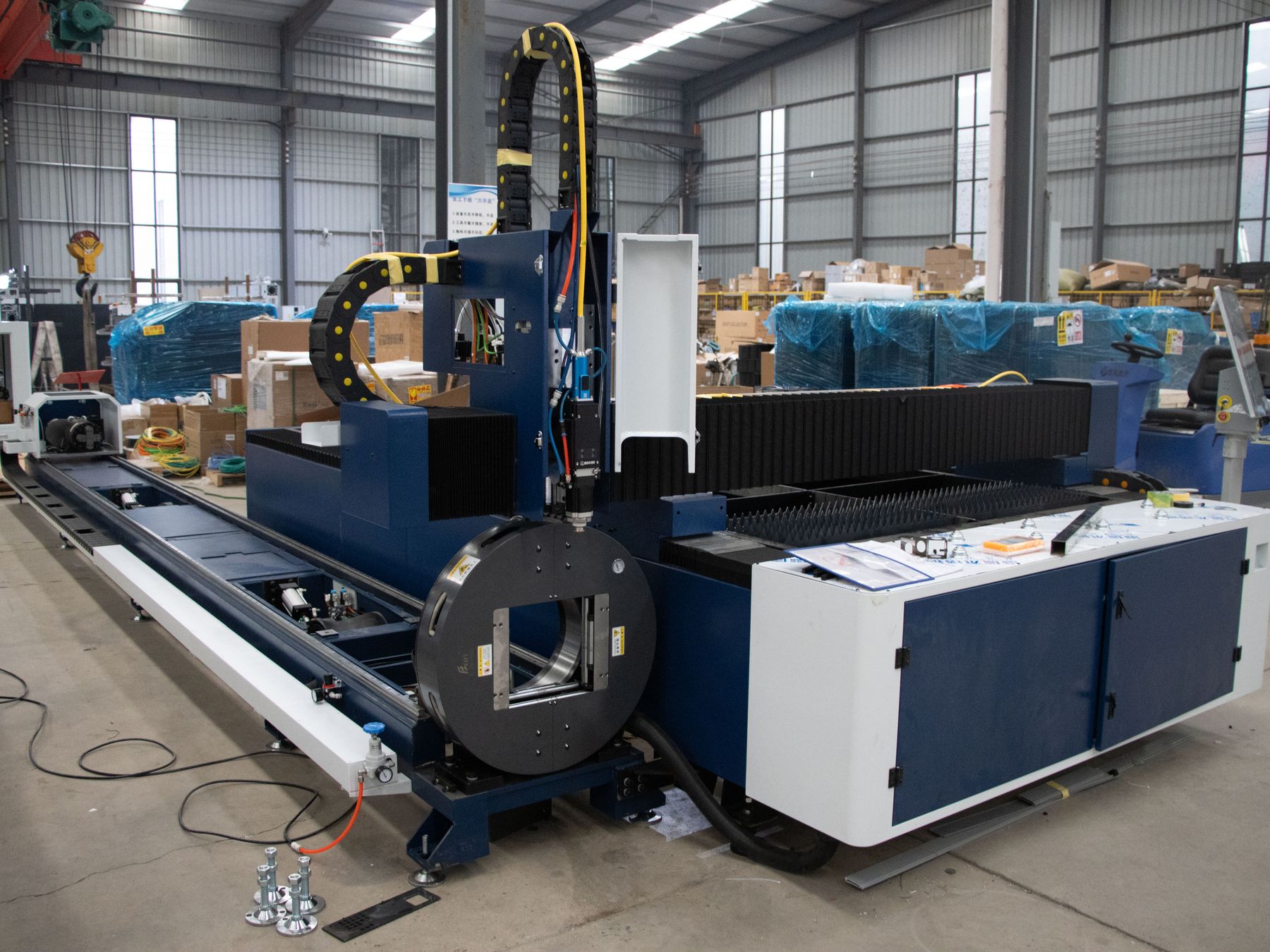 Calcot — professional packers wrapping and boxing belongings