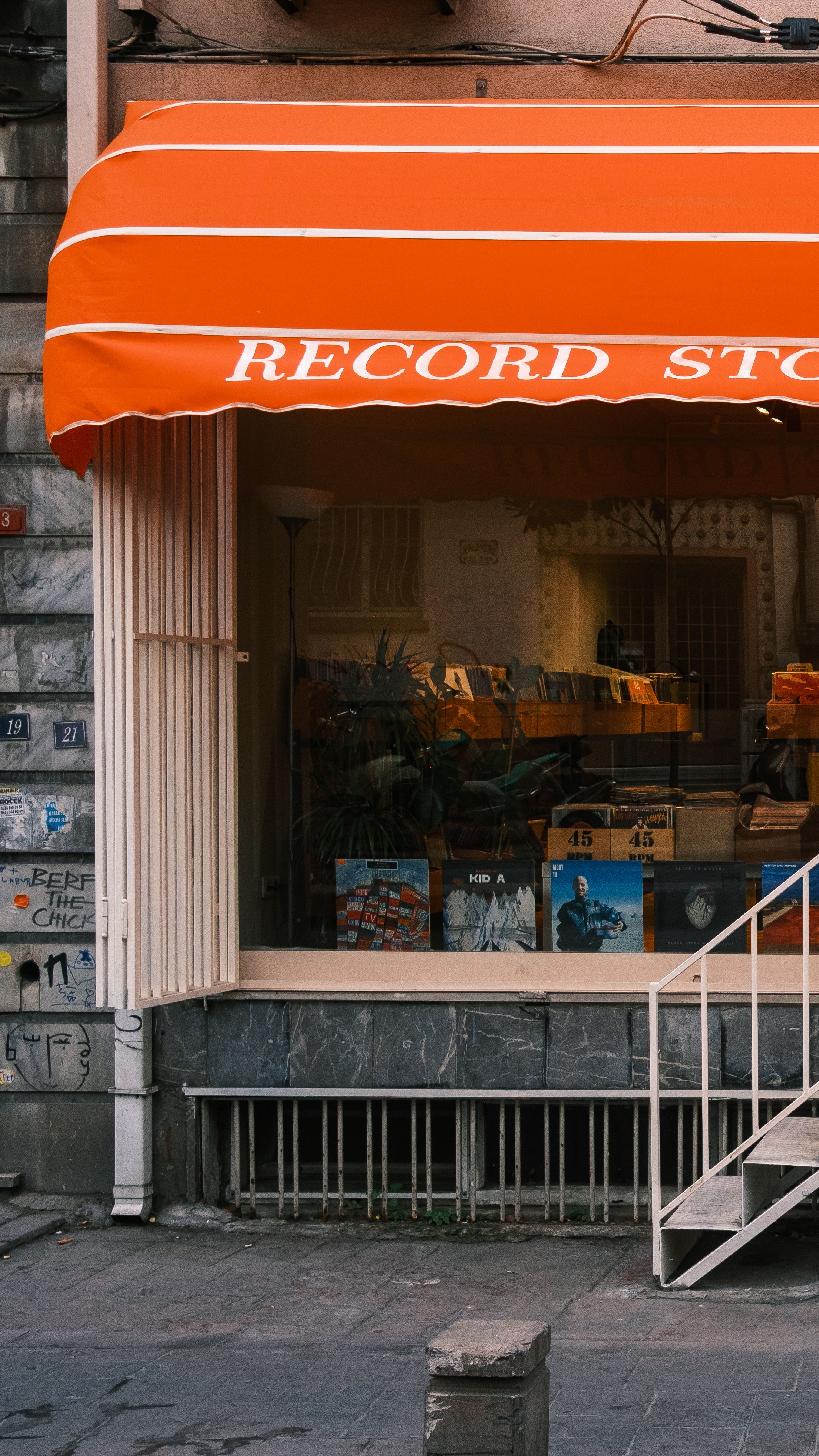 Charming Record Storefront in Istanbul · Free Stock Photo