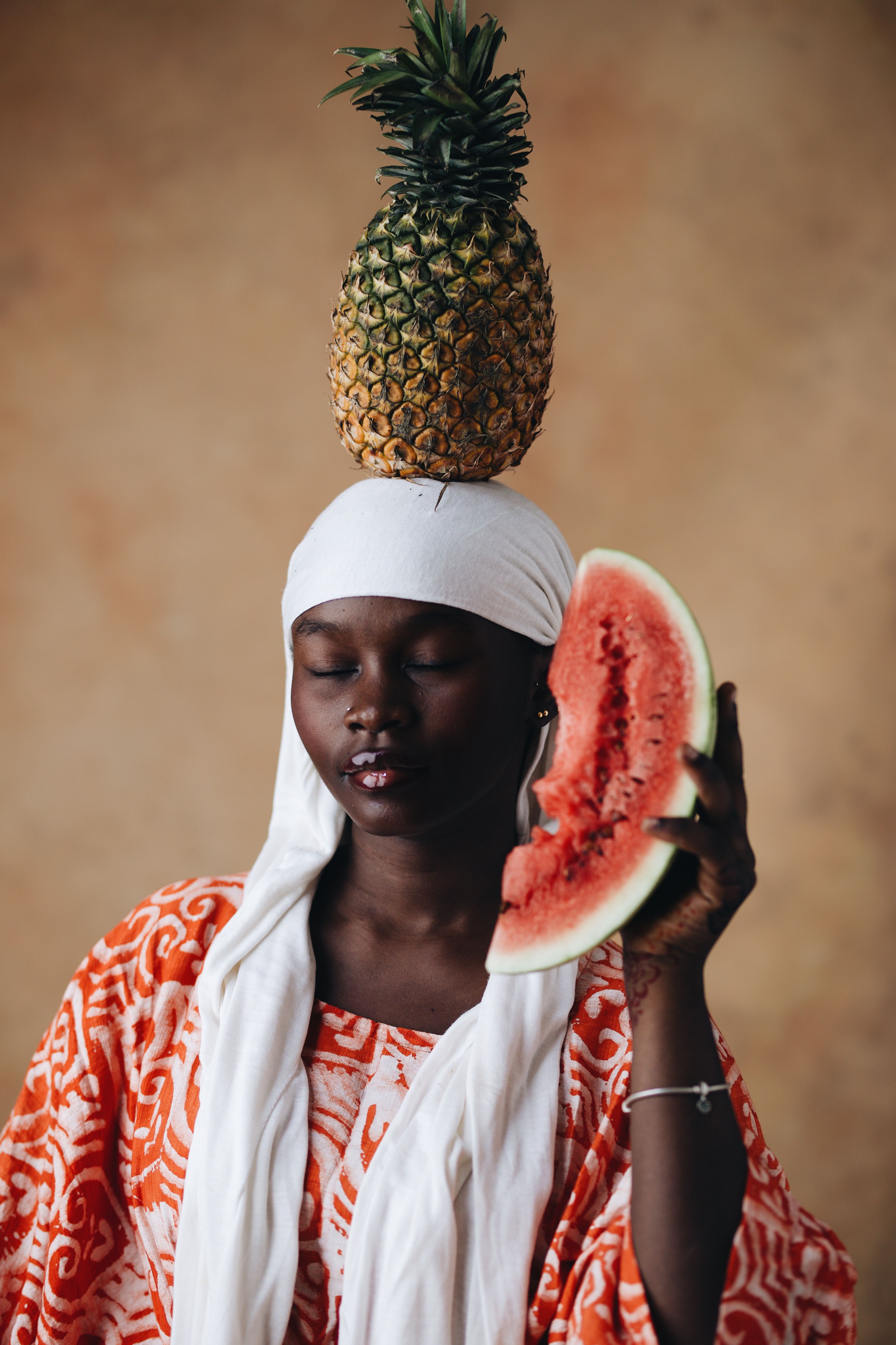 Cultural Portrait with Fruit Balancing Act · Free Stock Photo