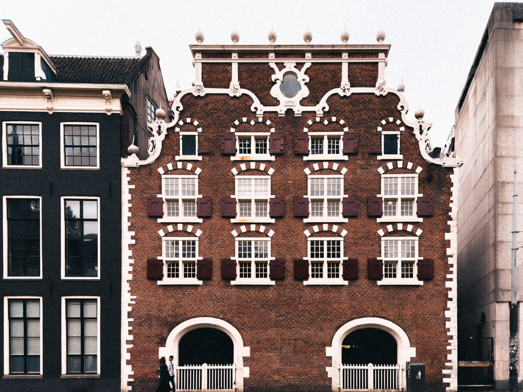 Nederlandse ambassade in Teheran blijft open, personeel wordt weggehaald bij onveiligheid