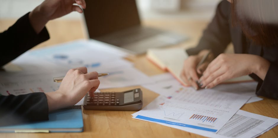 Bookkeeper shares 4 tips to help small business owners manage their books