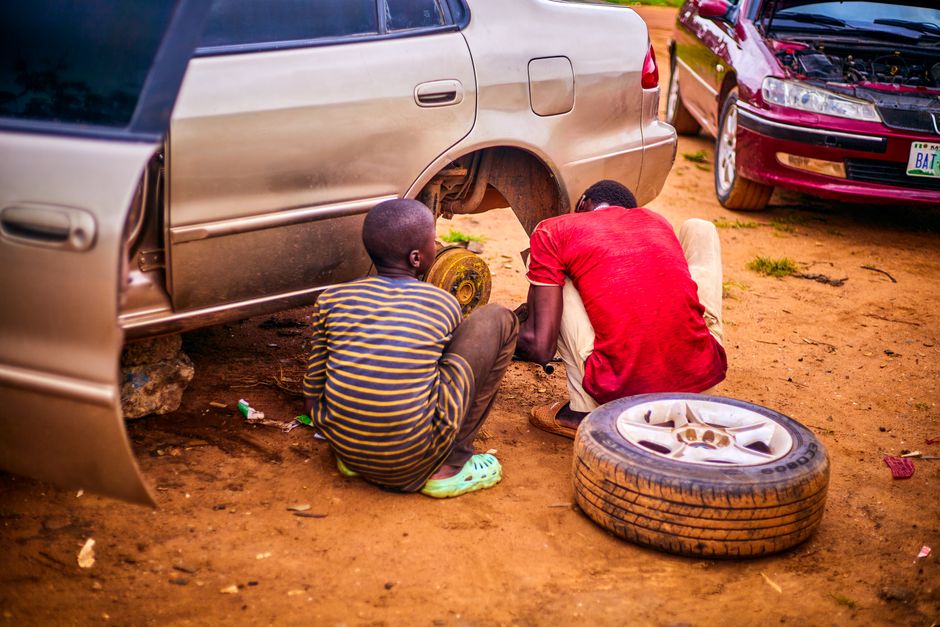 Understanding what is roadside assistance cover vs full breakdown uk 2026