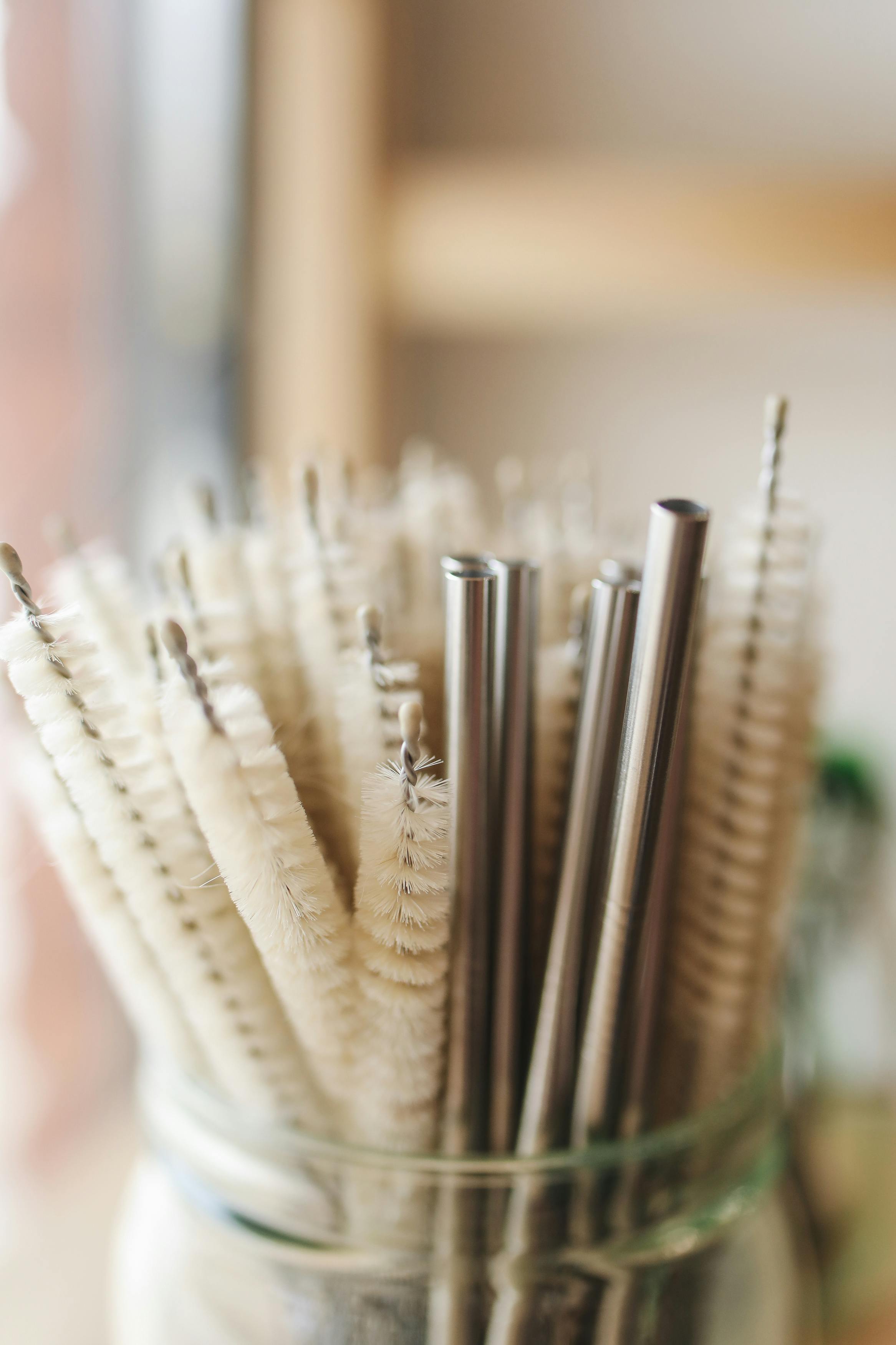 metal straws in jar