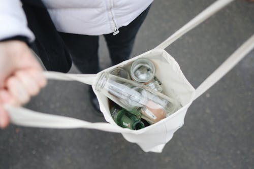 Bouteilles En Verre Dans Un Sac