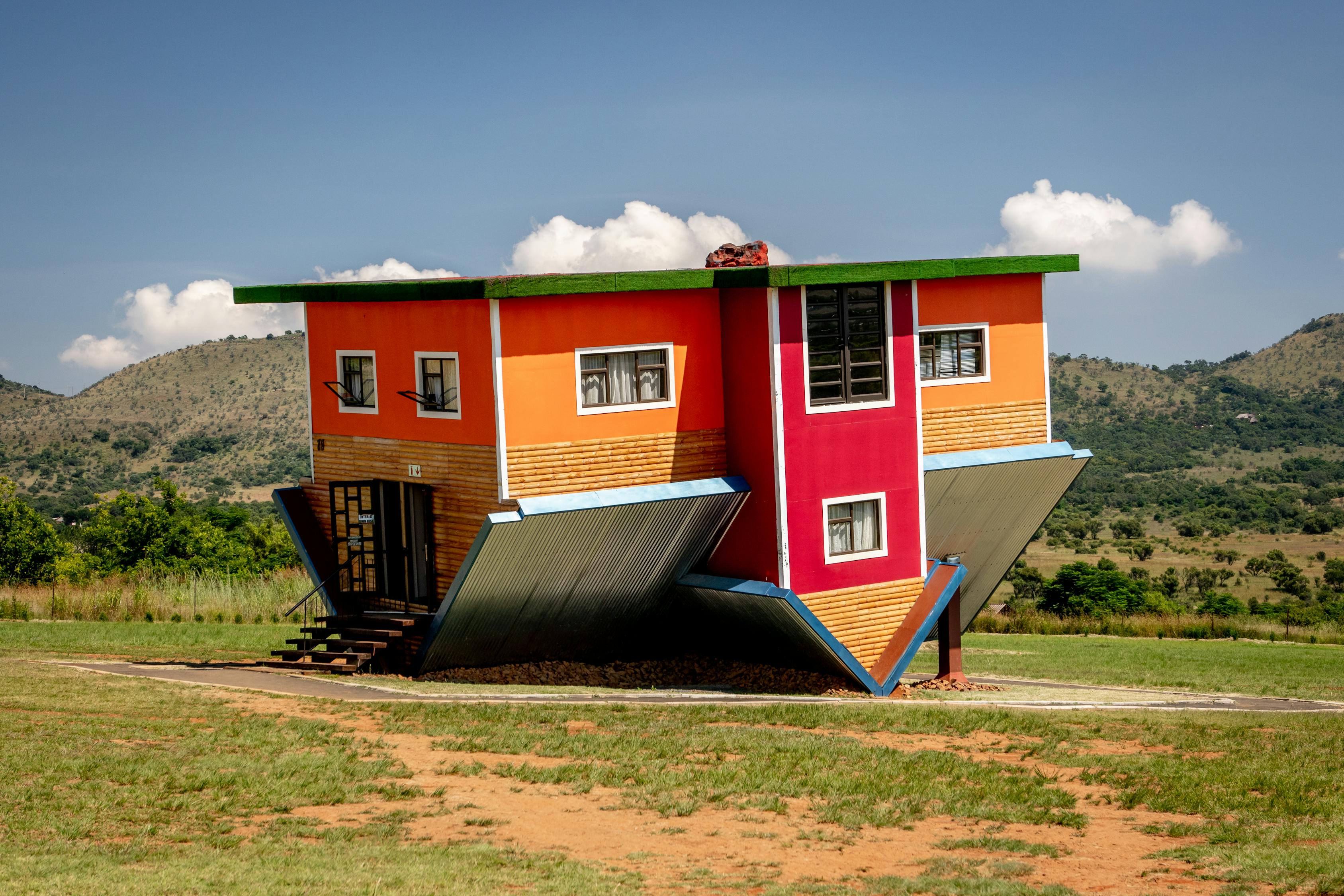 Upside Down House · Free Stock Photo