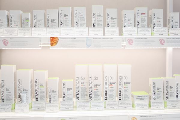 COYCYQI 4L Skincare Fridge with LED Mirror