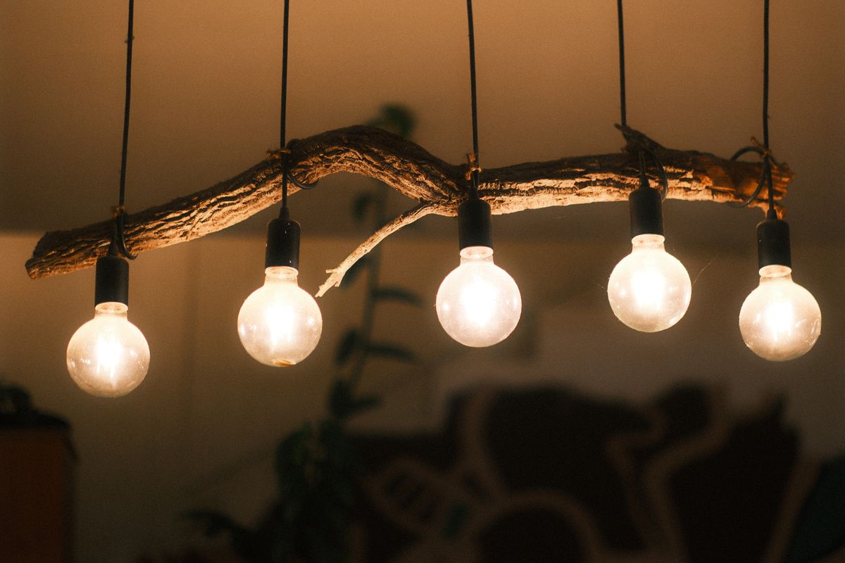 6 DIY-Lampen-Ideen die aussehen wie Designerstücke — Schritt-für-Schritt-Anleitung